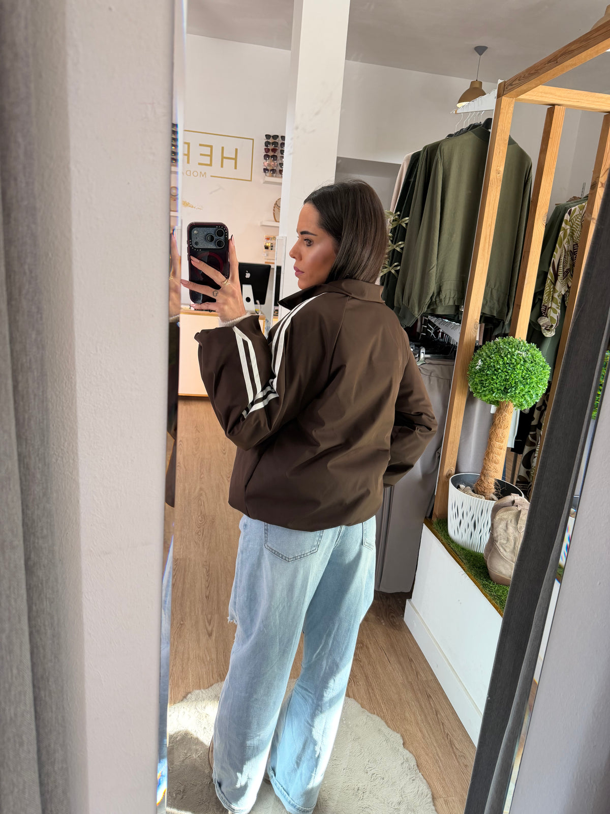 Chaqueta Bomber Estilo Deportivo con Bandas Laterales y Cuello Perkins