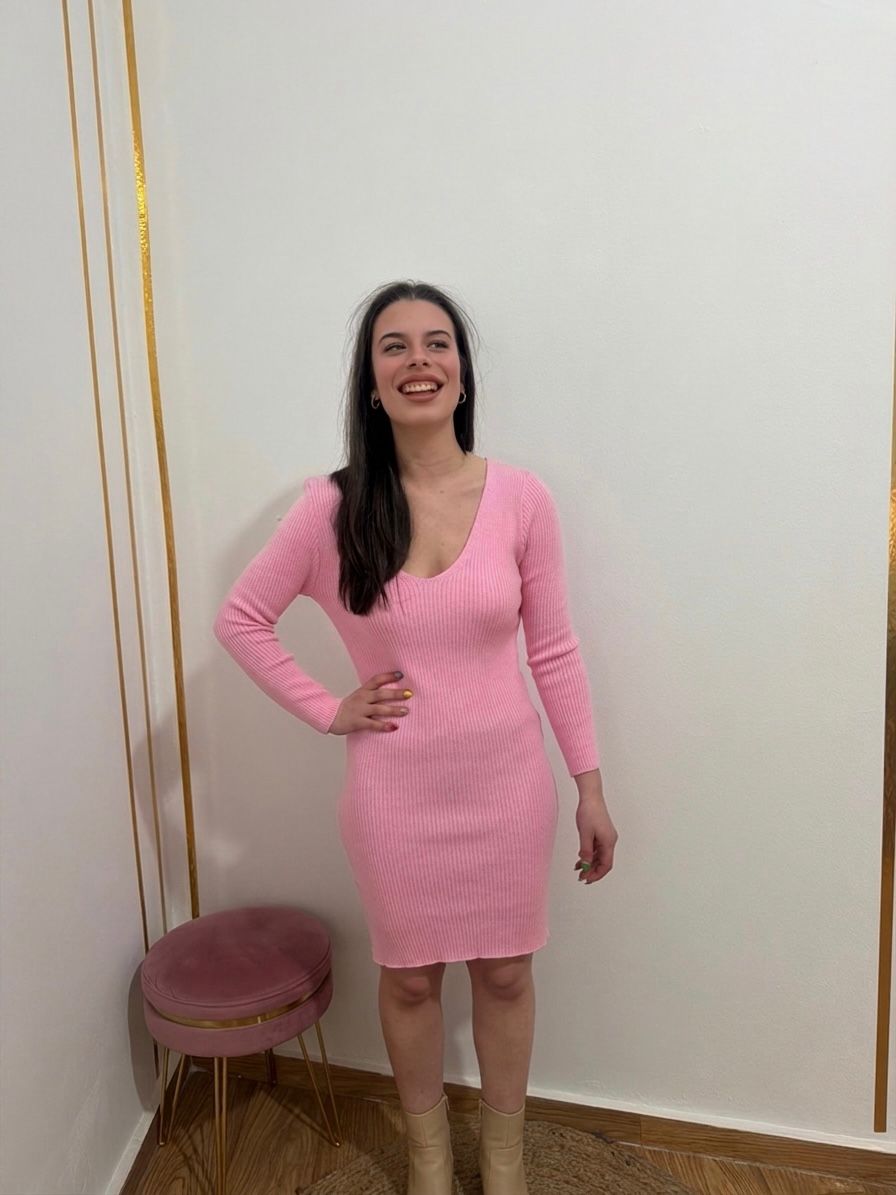Vestido de Punto Canalé Cuello Pico | Silueta Ajustada