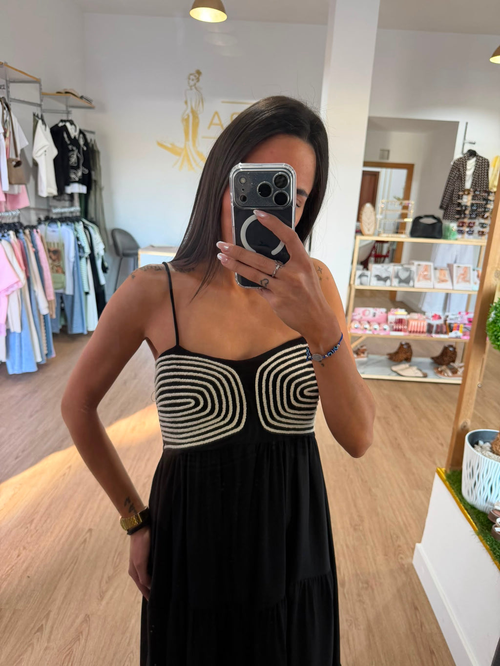 Vestido Largo de Tirantes con Cuerpo de Crochet y Falda con Vuelo