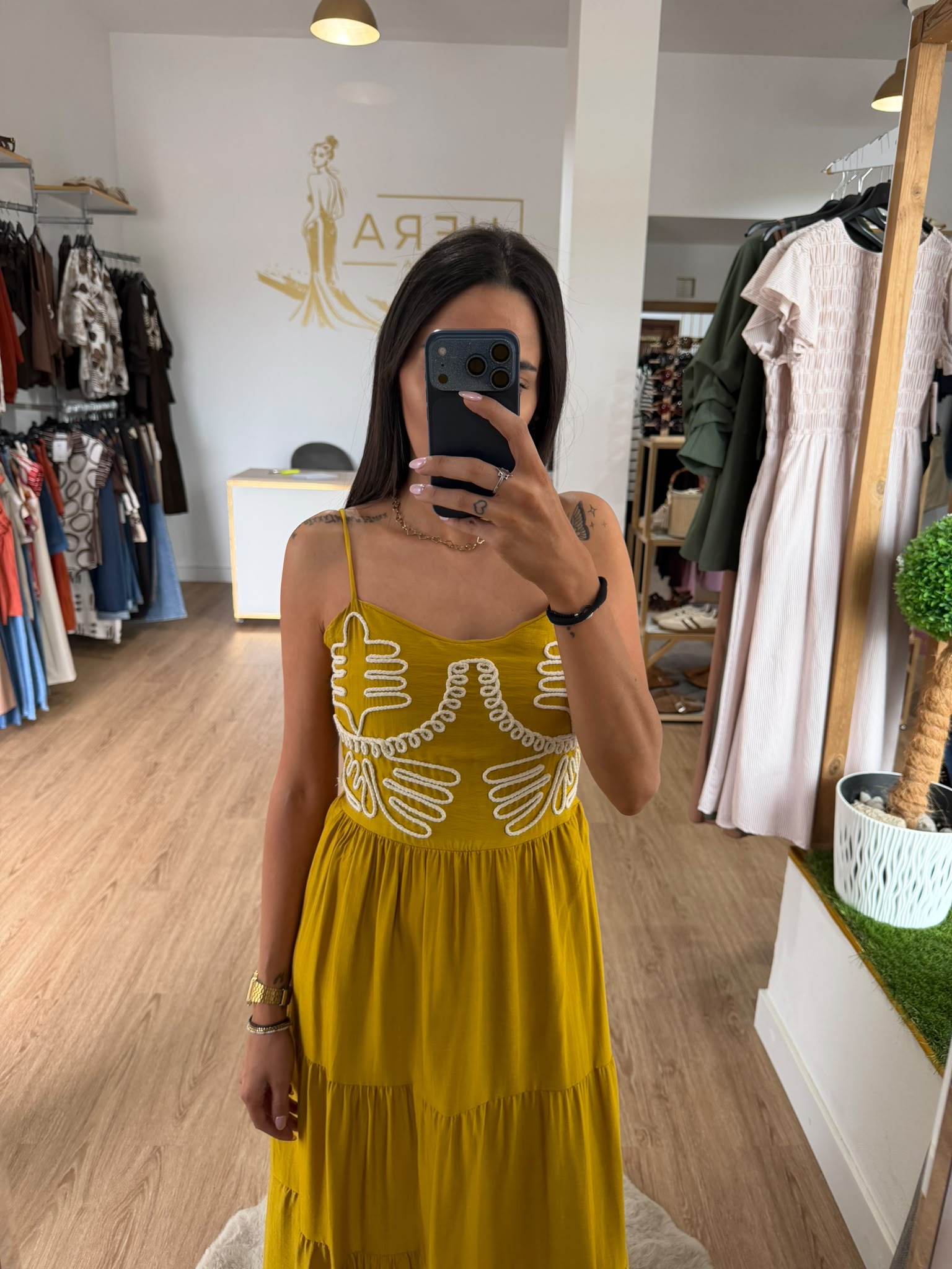 VESTIDO LARGO BOHO BORDADO EN EL PECHO CON FALDA DE VOLANTES | VESTIDO BOHO CHIC DE TIRANTES