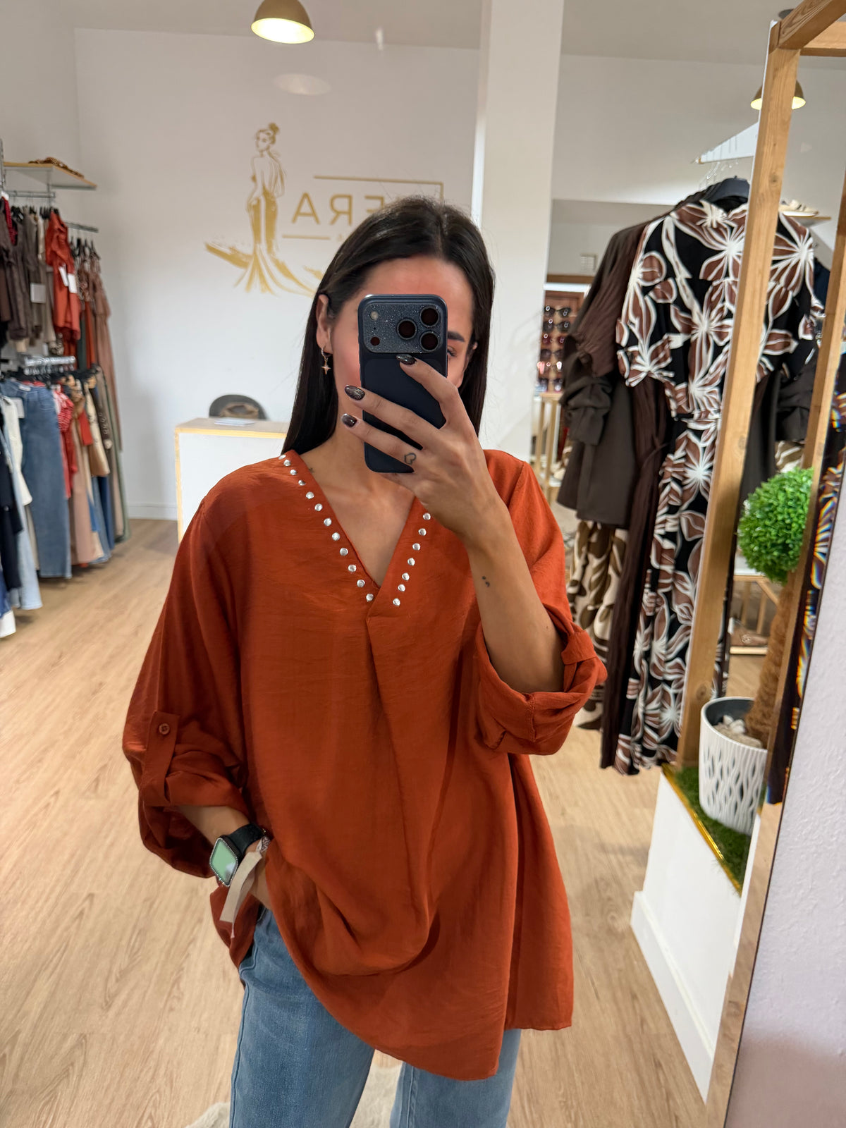 Blusa Fluida Escote en V con Tachuelas / Blusa Varios Colores