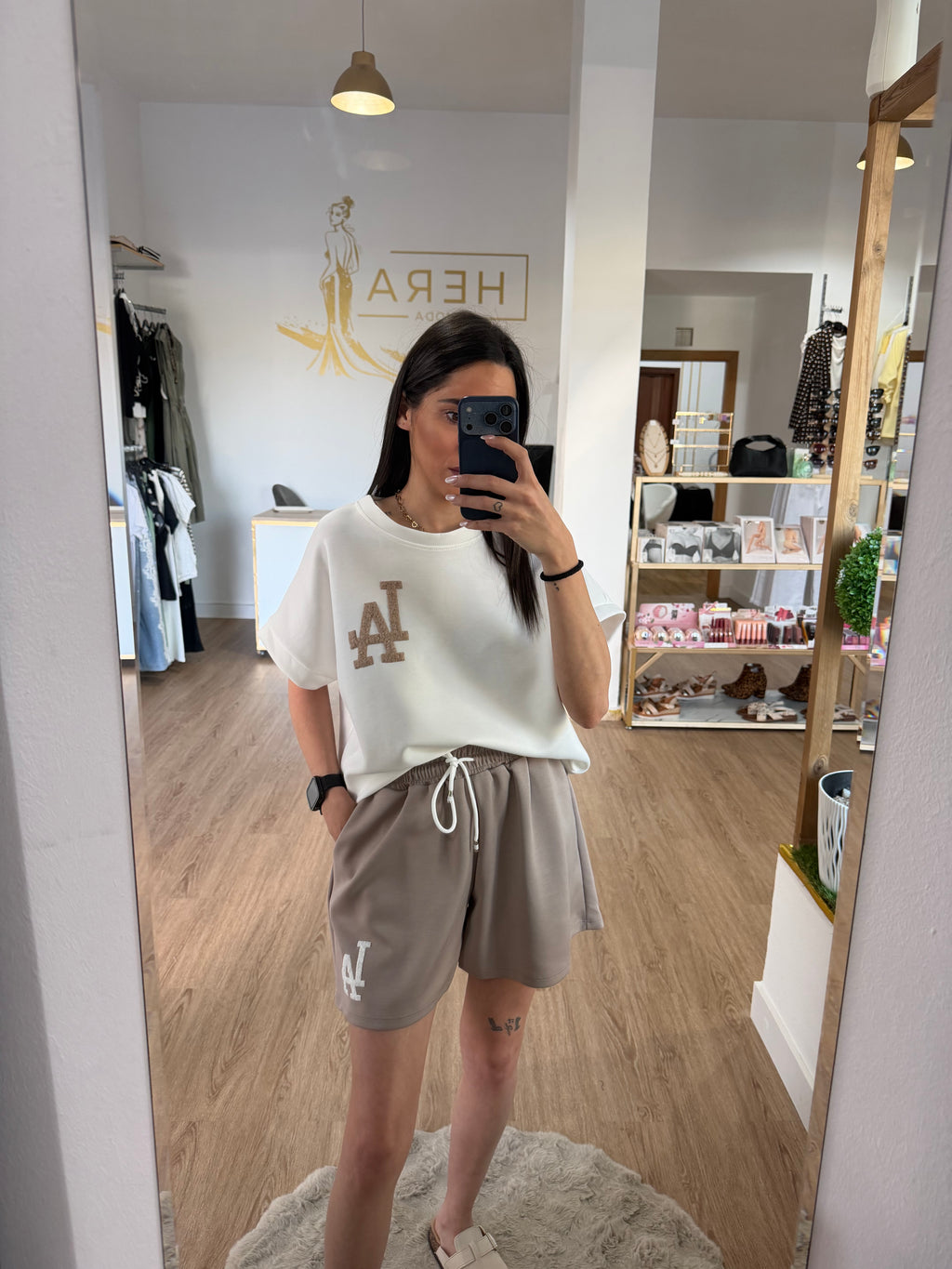 Conjunto Deportivo de Dos Piezas Camiseta Corta y Shorts Deportivos