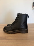 Botines Militares con cordones y suela track / Bota Negra