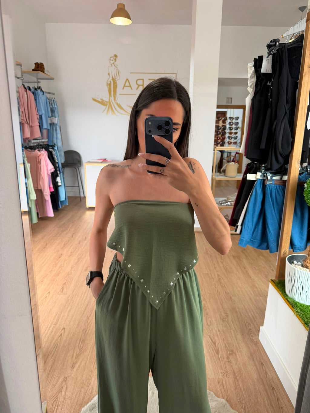 Conjunto Doz Piezas Top Pañuelo Tachuelas y Pantalón Palazzo / Set Fluido Palabra de Honor