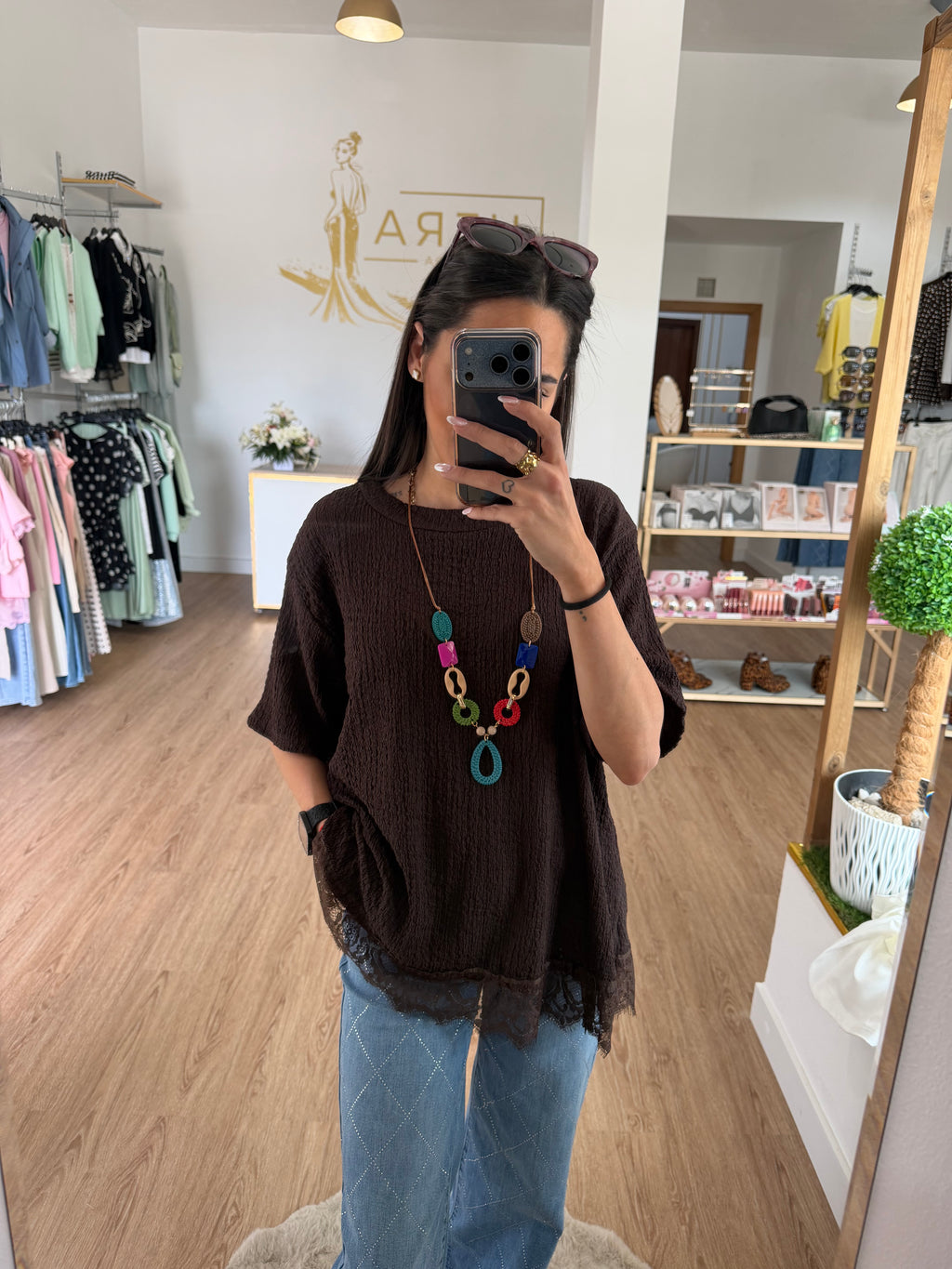 Camiseta texturizada con Bajo de Encaje - Varios colores