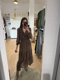 Vestido Midi Lunares Con Cintura en Nido de Abeja y Escote en v