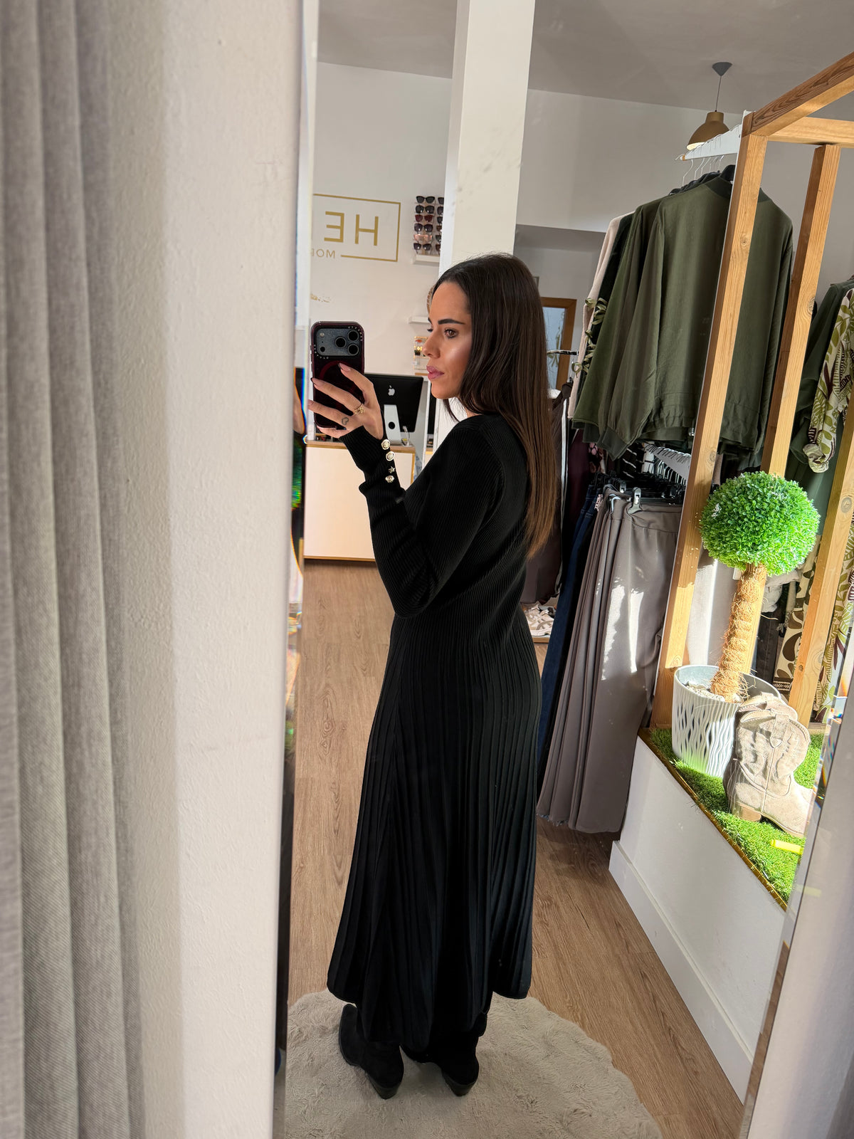 Vestido Midi de Punto Canalé con Botones en Puños