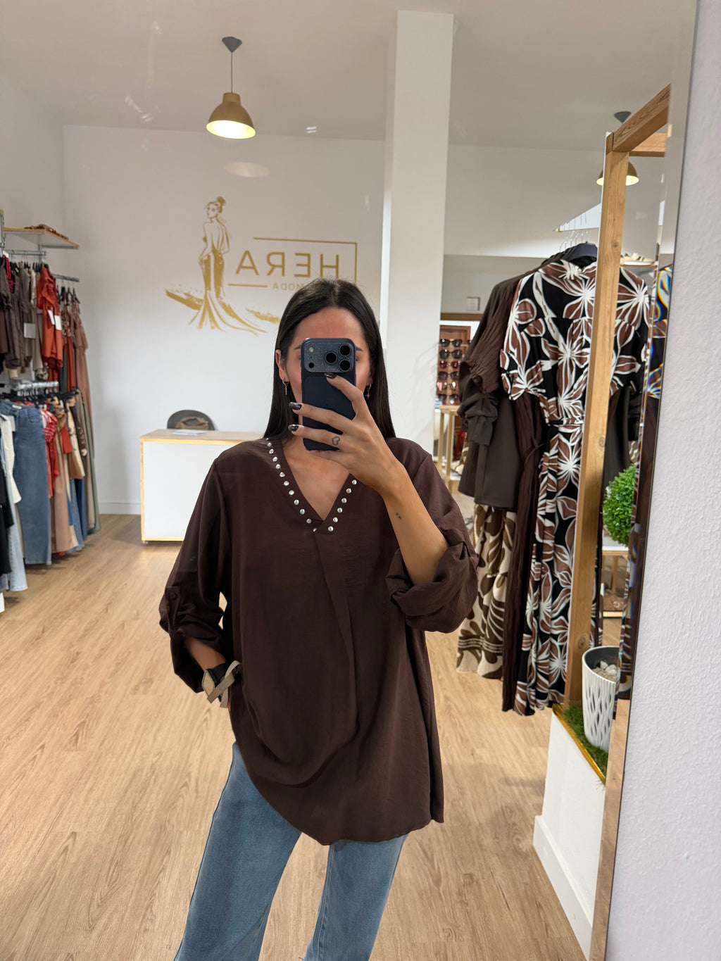 Blusa Fluida Escote en V con Tachuelas / Blusa Varios Colores
