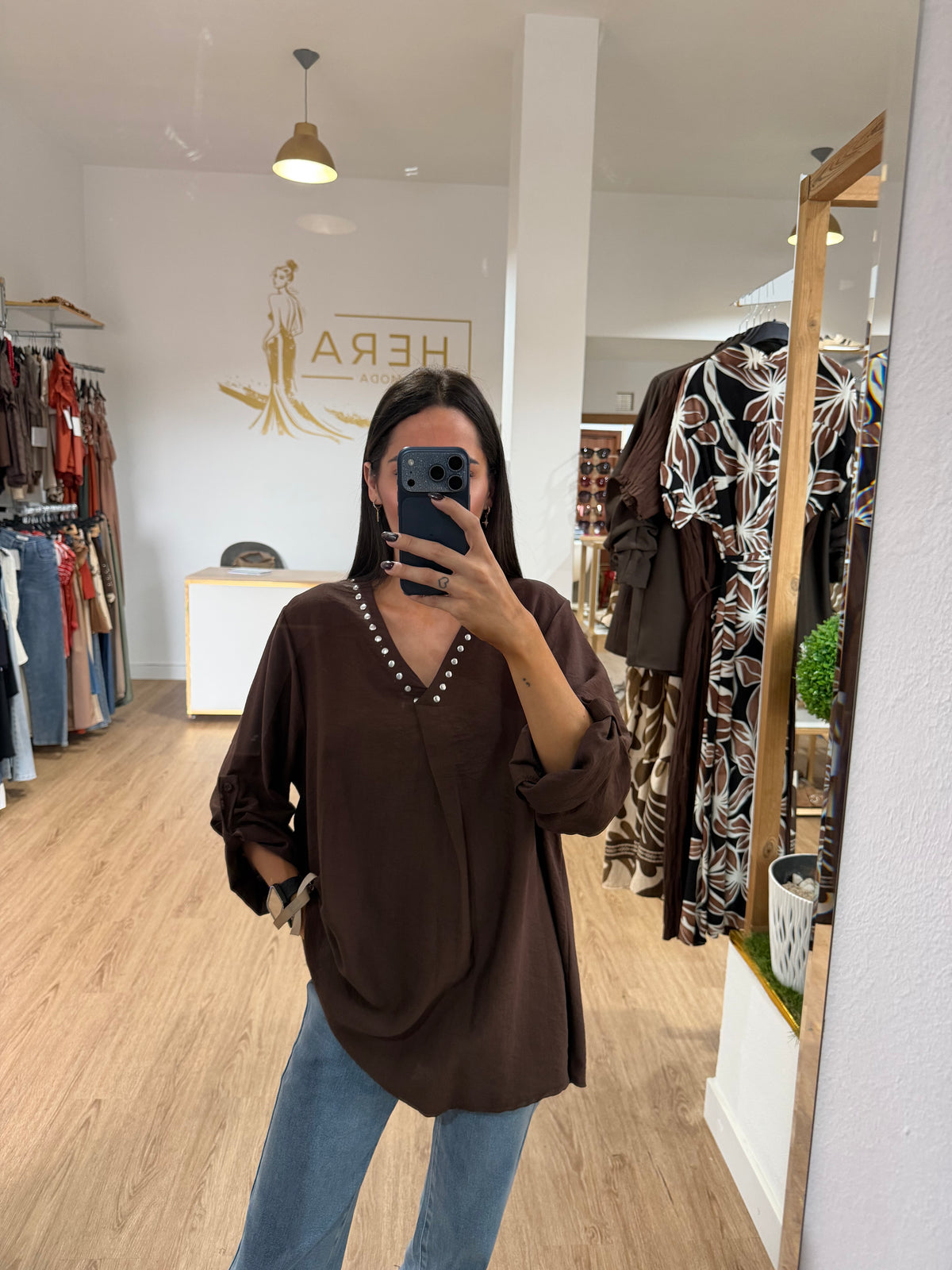 Blusa Fluida Escote en V con Tachuelas / Blusa Varios Colores