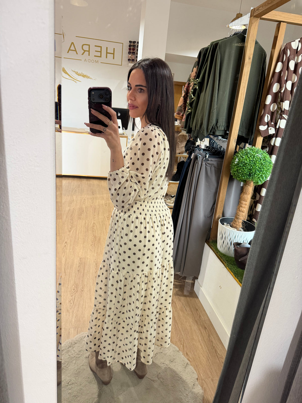 Vestido Midi Lunares Con Cintura en Nido de Abeja y Escote en v