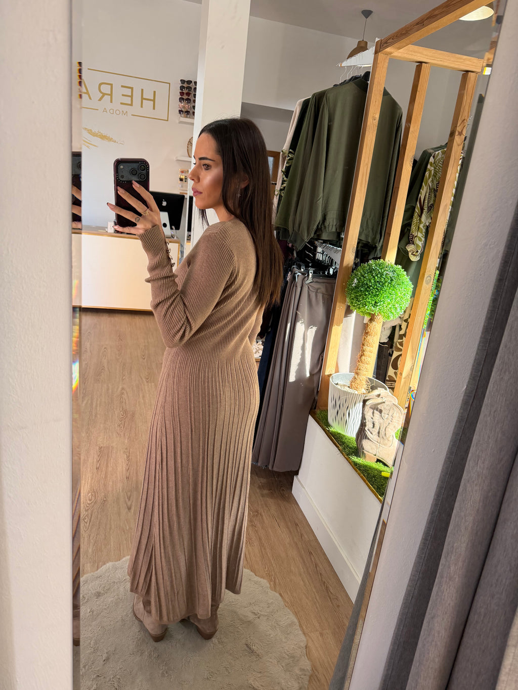 Vestido Midi de Punto Canalé con Botones en Puños