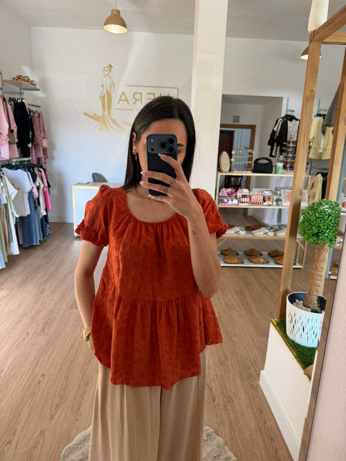 Blusa Fluida con Bordado y Manga Abullonada / Blusa Romántica