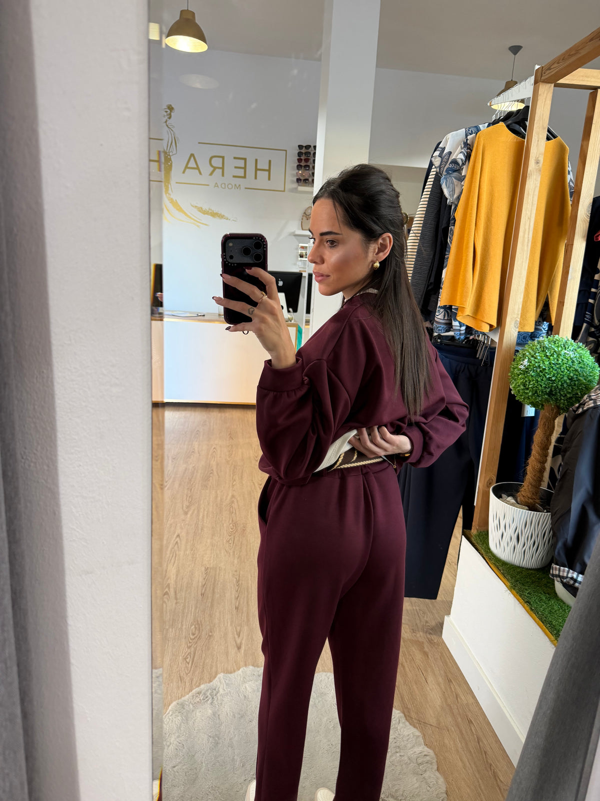 Pantalón Fluido de Pinzas con Raya Central y Cinturón