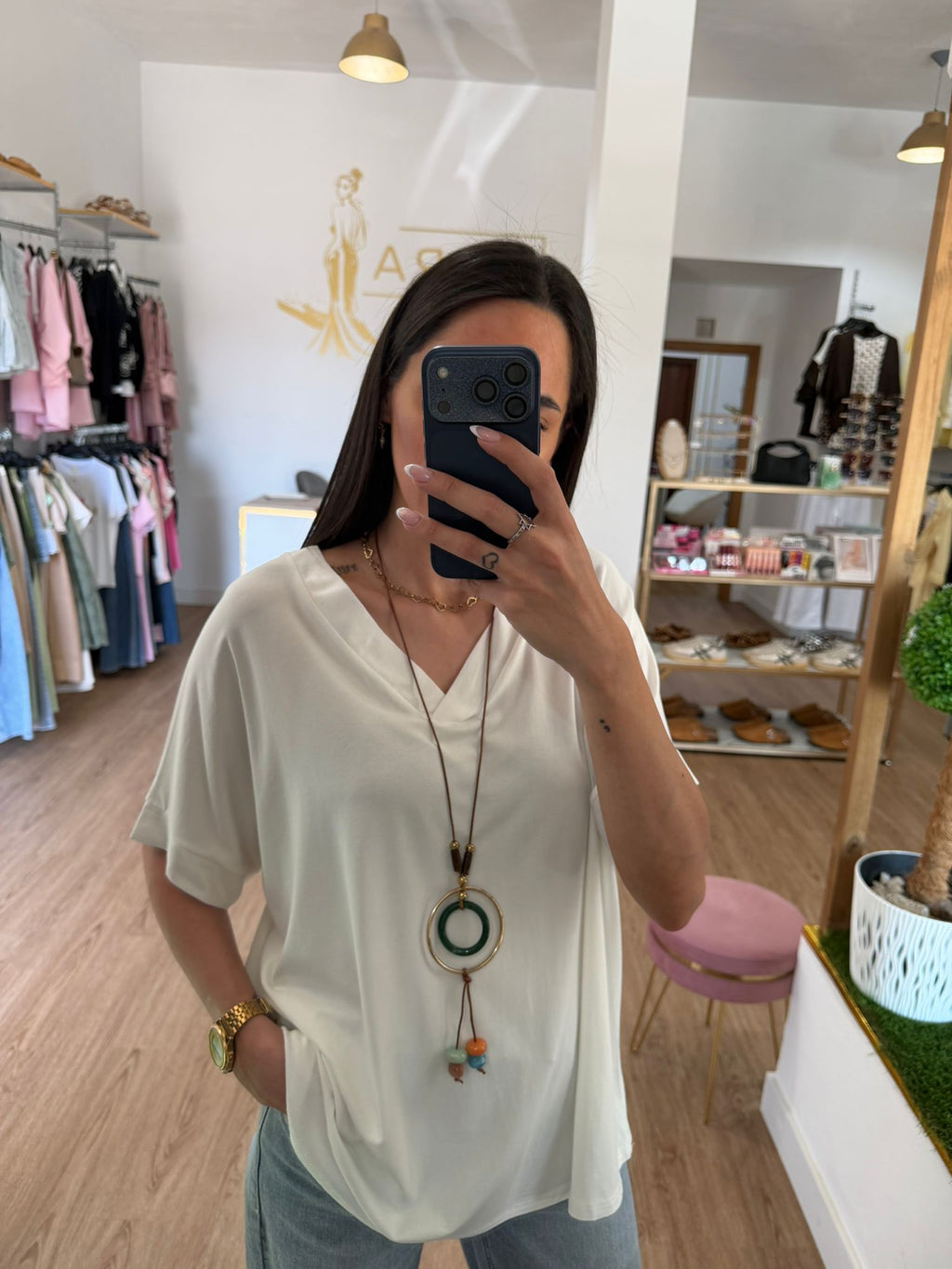 Camiseta Fluida Oversize Cuello en Pico / Top Holgado Básico con Manga Caída