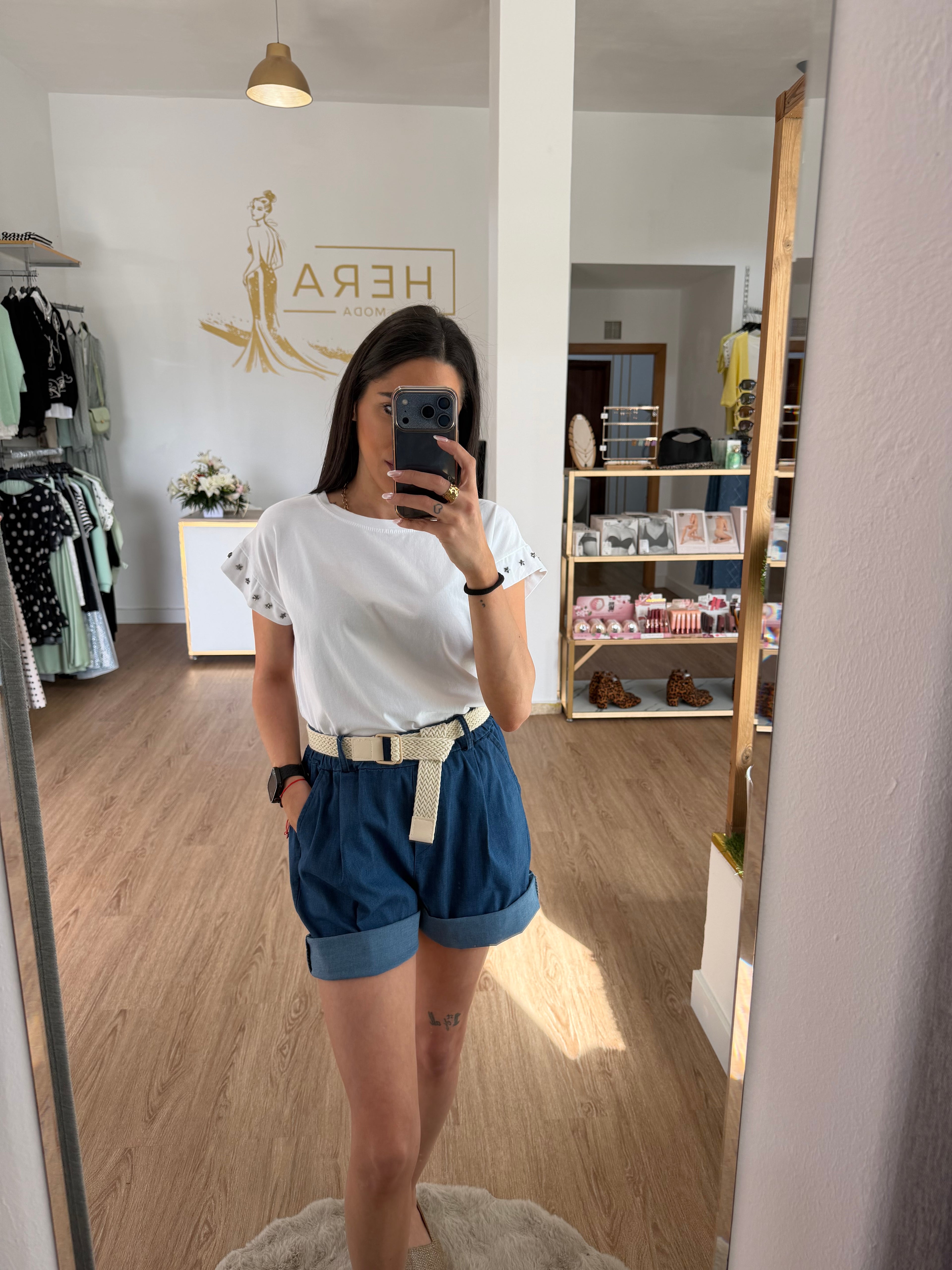 Shorts Denim Fluido de Cintura Alta con Cinturón Trenzado