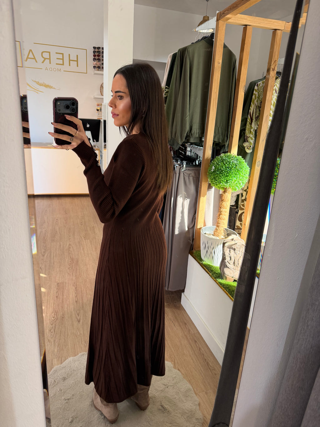 Vestido Midi de Punto Canalé con Botones en Puños