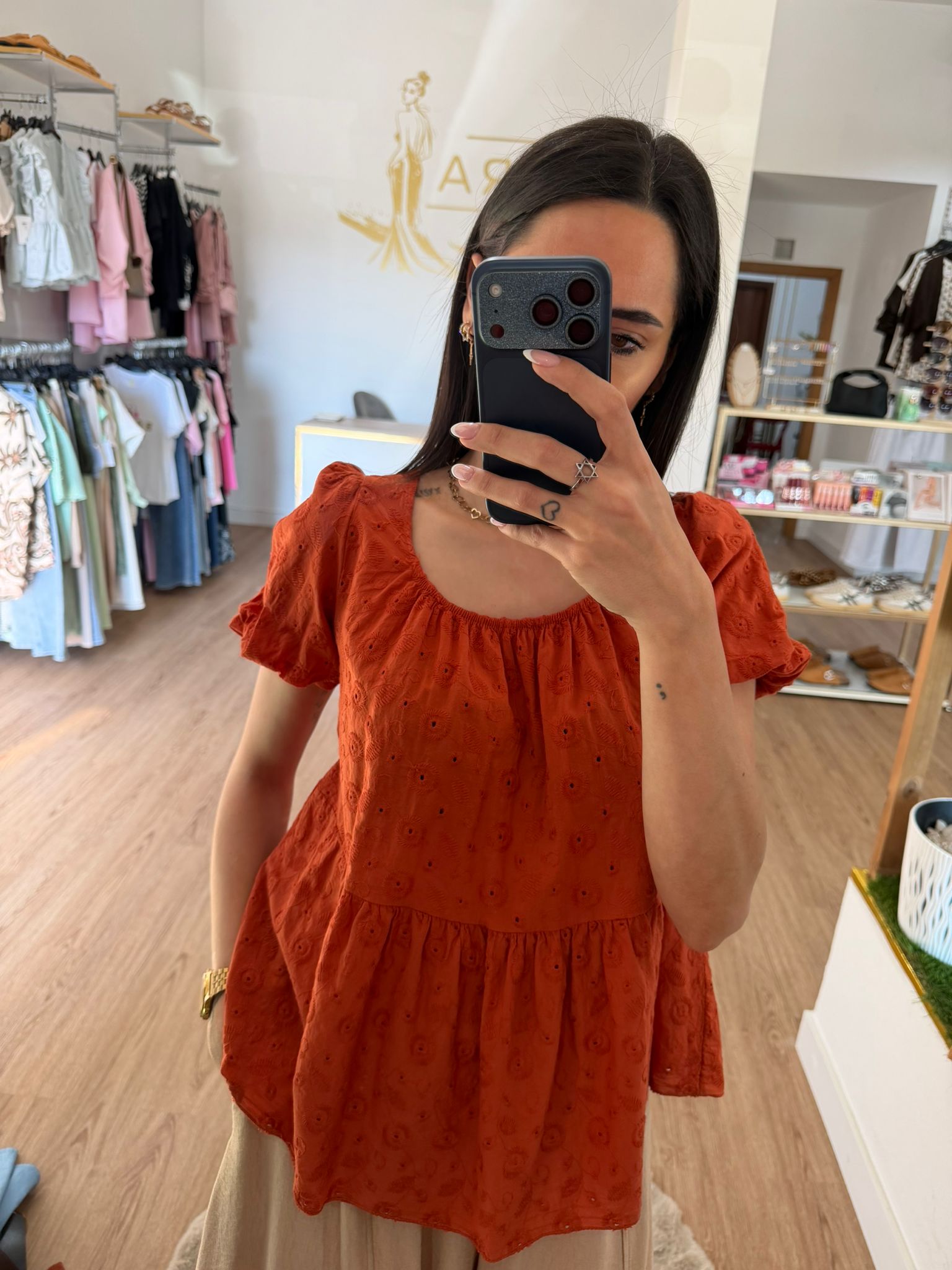 Blusa Fluida con Bordado y Manga Abullonada / Blusa Romántica