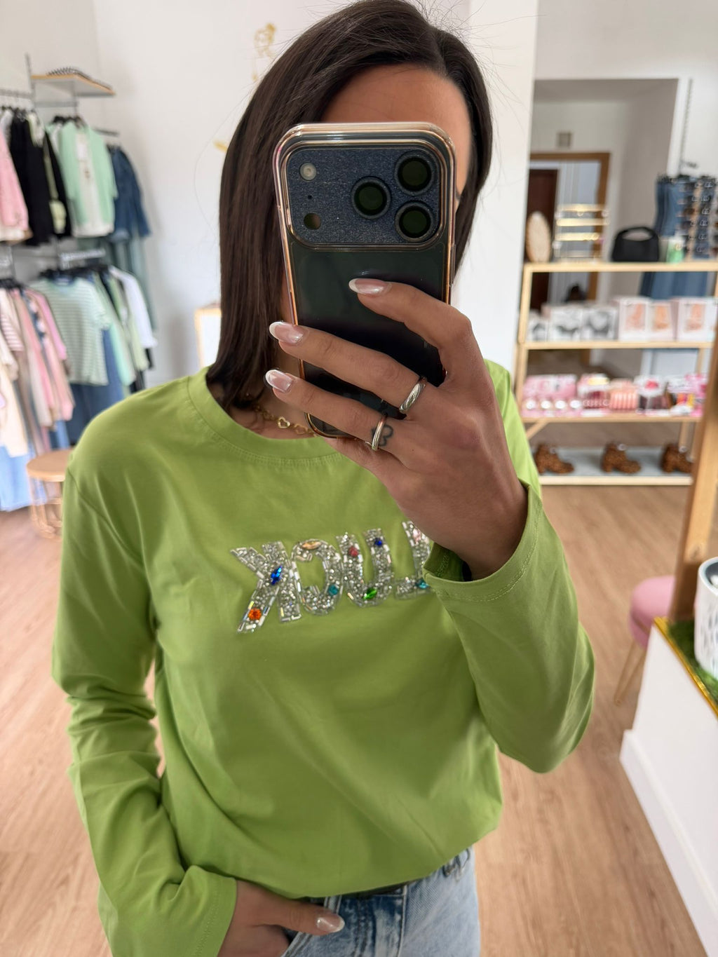 Camiseta de Algodón Manga Larga "Luck" con Brillitos – Estilo Casual Chic