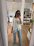 Blusa Fluida con Bajo de Encaje Asimétrico - Estilo Romántico Chic