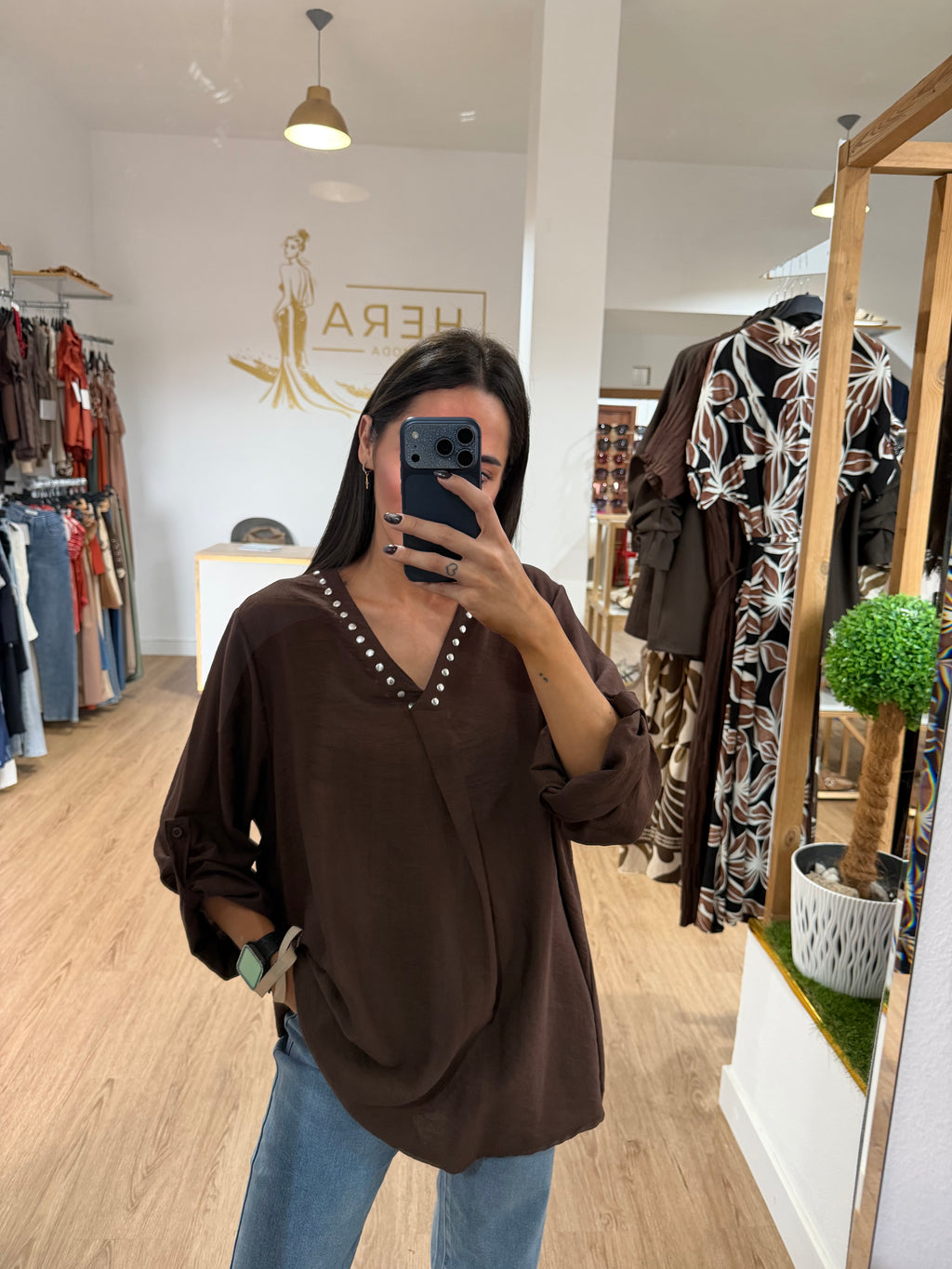 Blusa Fluida Escote en V con Tachuelas / Blusa Varios Colores