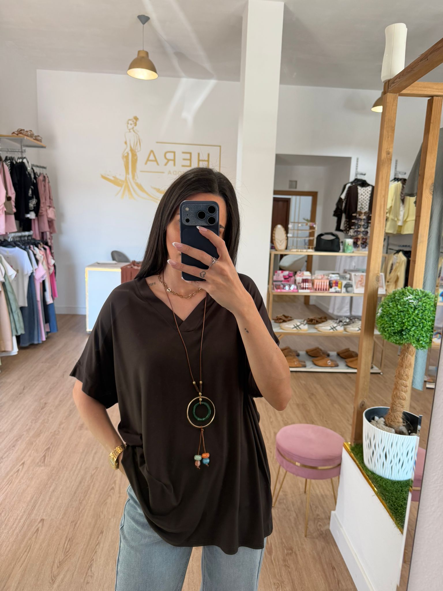 Camiseta Fluida Oversize Cuello en Pico / Top Holgado Básico con Manga Caída