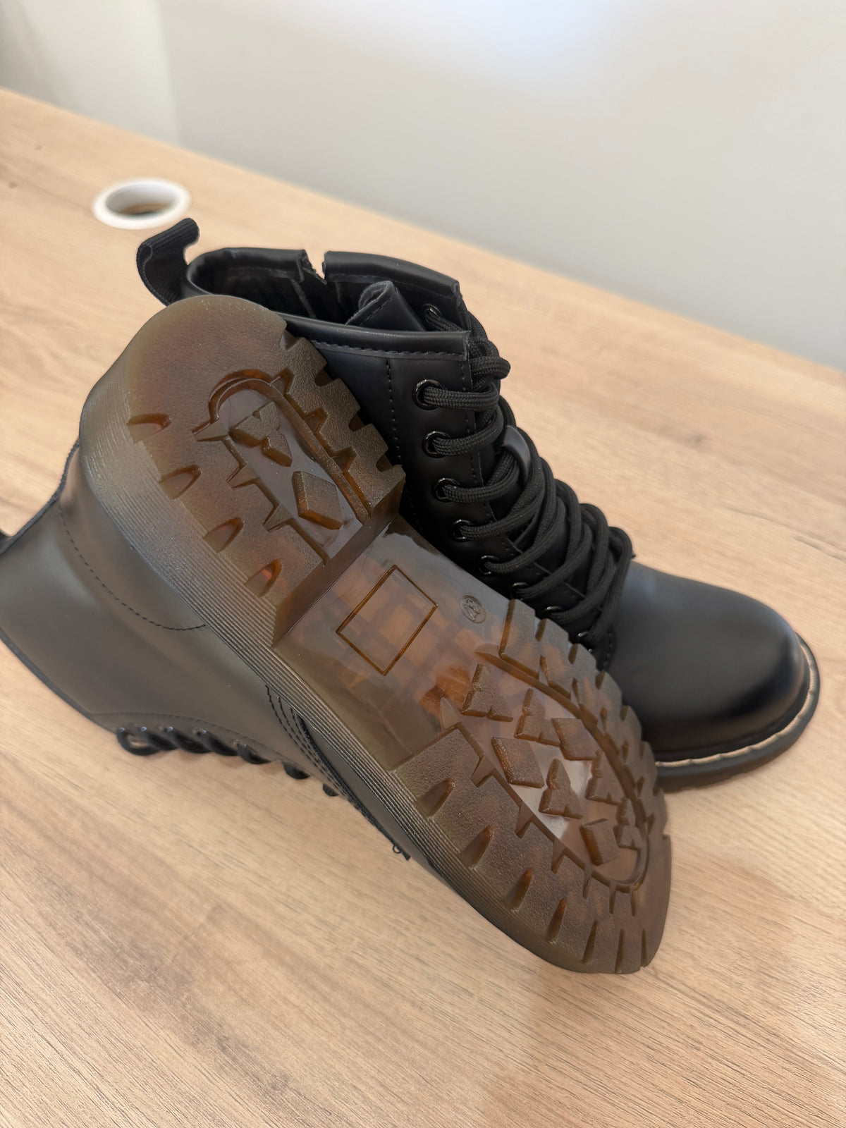 Botines Militares con cordones y suela track / Bota Negra