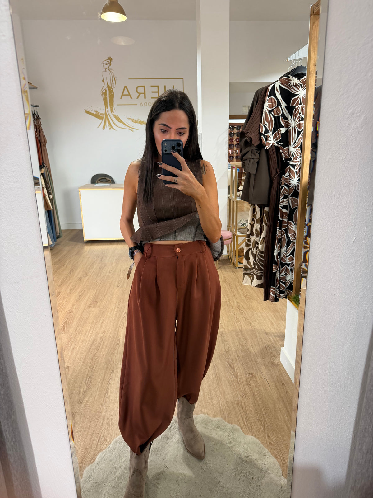 Pantalón Bombacho con Pinzas y Puño Elástico / Beige y Marino