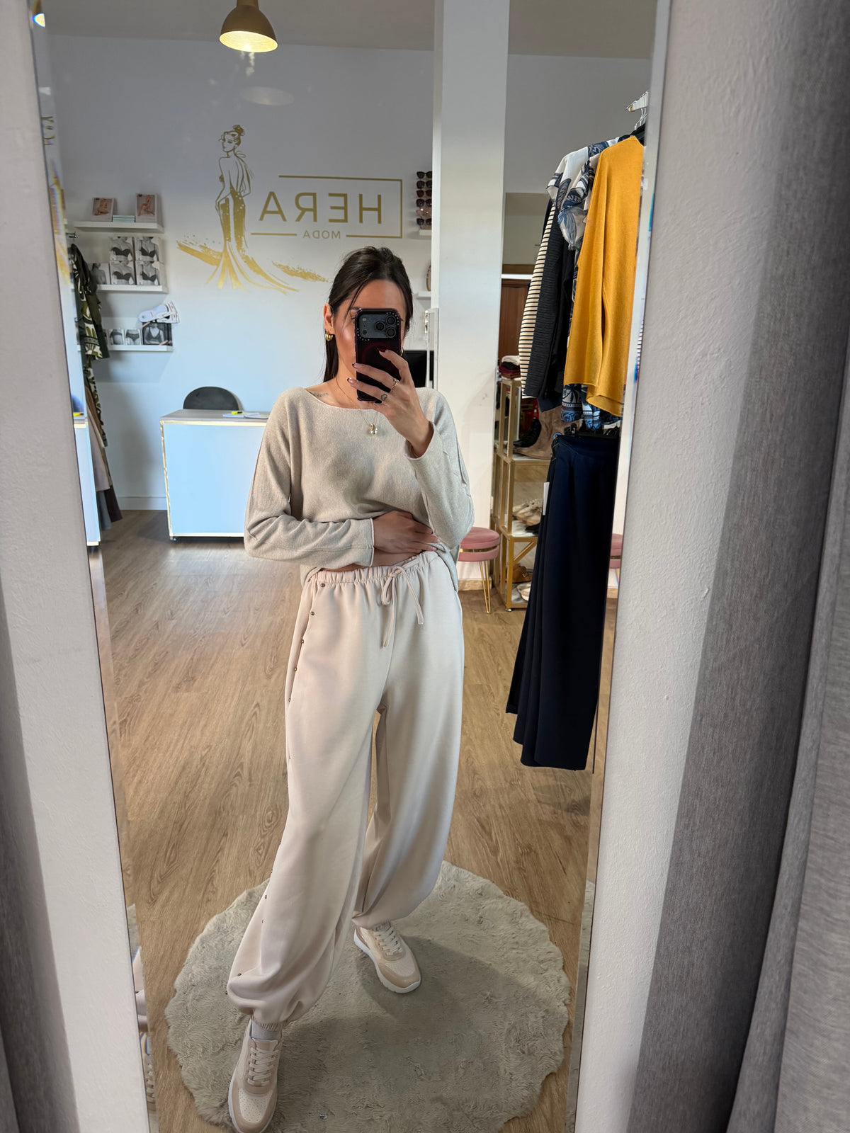 Pantalón Jogger Fluido con Tachuelas Laterales y Bajo con Puño