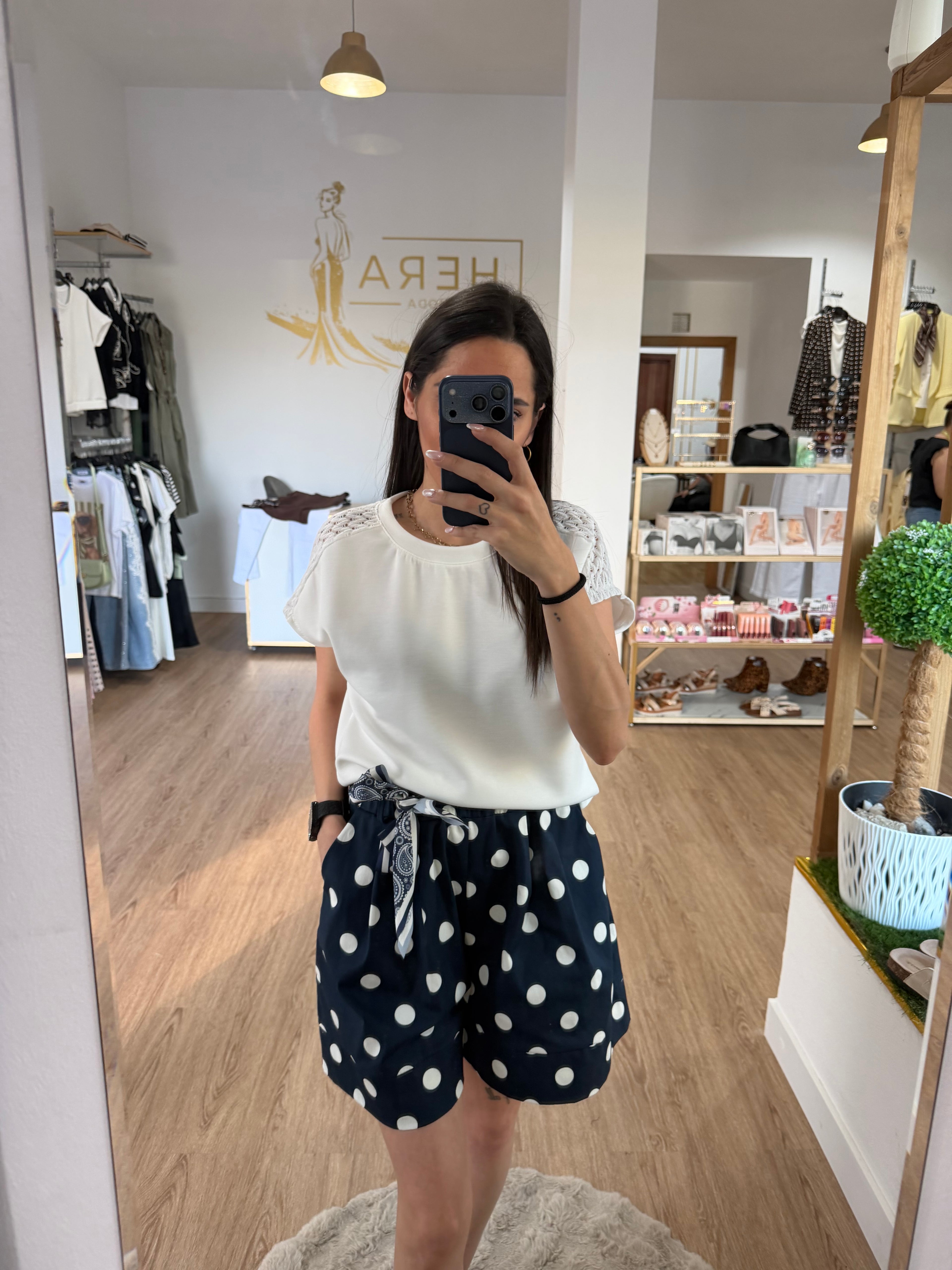 Shorts Fluidos de Lunares con Cinturón Pañuelo Estampado