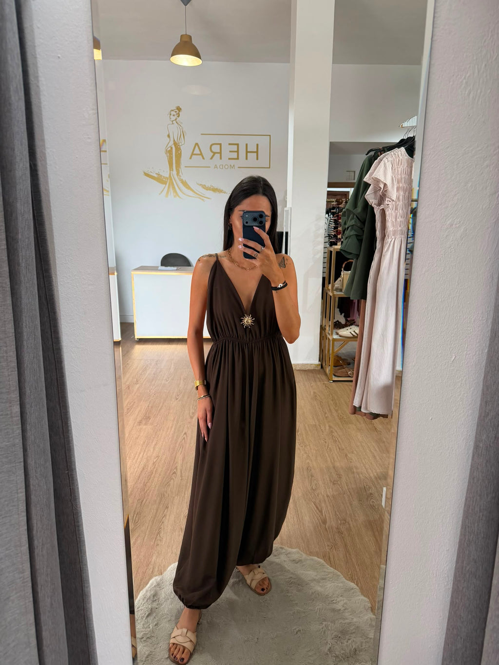 Mono Largo Holgado con Broche de Sol y escote en v / Mono Boho Chic