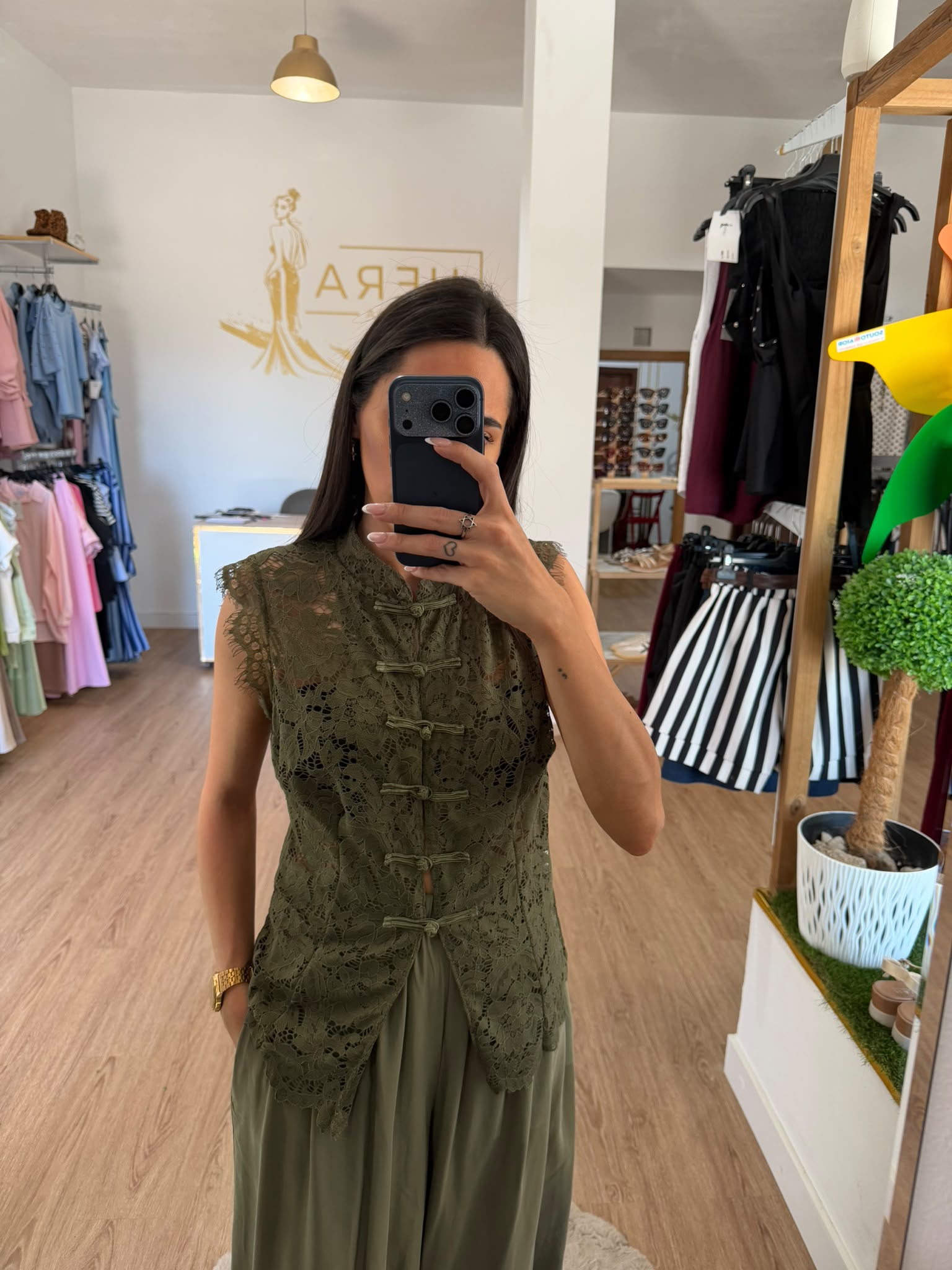 Top de Encaje Oriental con Botones / Chaleco Encaje con Cuello Mao
