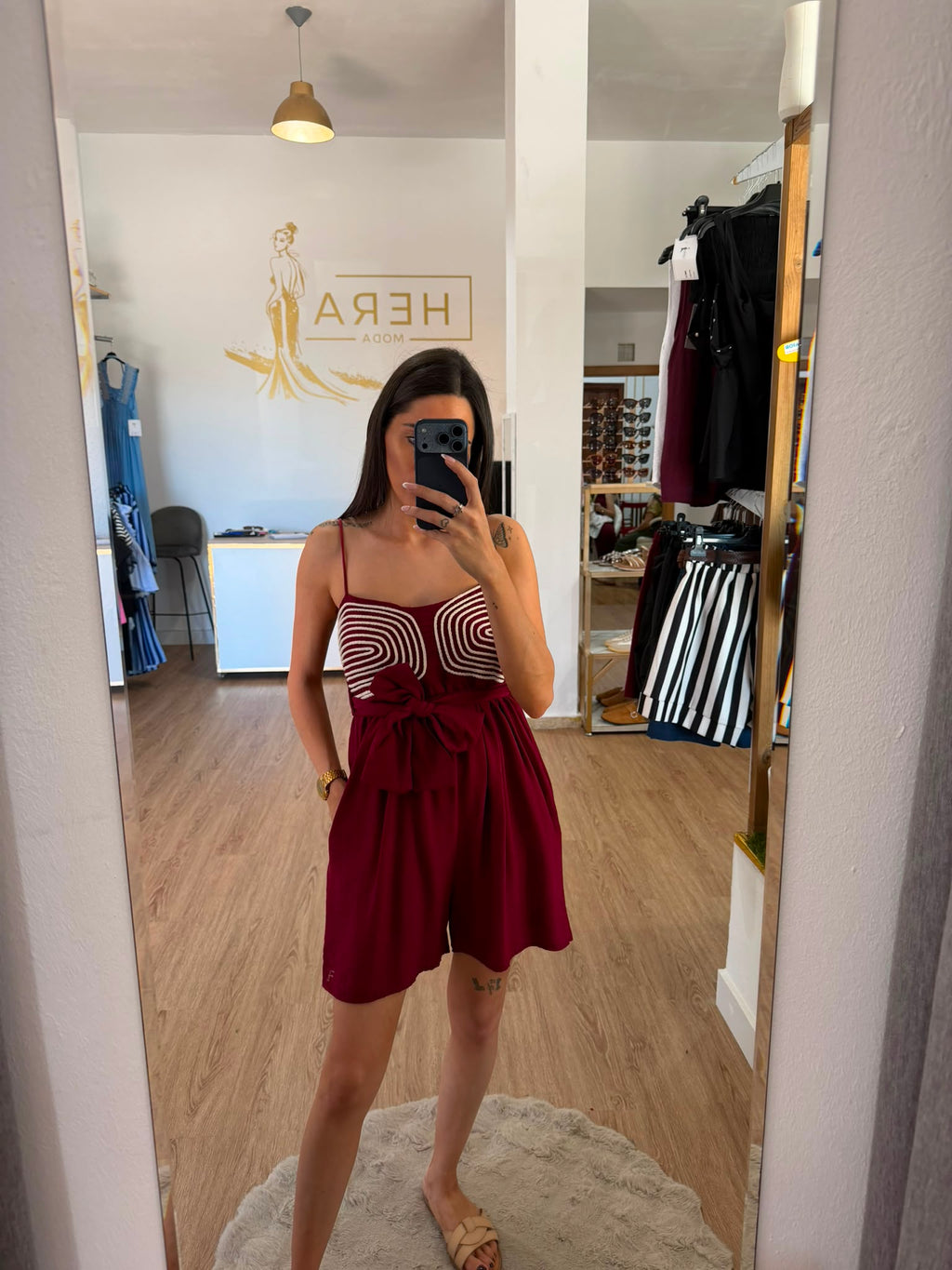 Mono Corto de Tirantes con Crochet Geométrico / Pantalón Fluido con Lazo