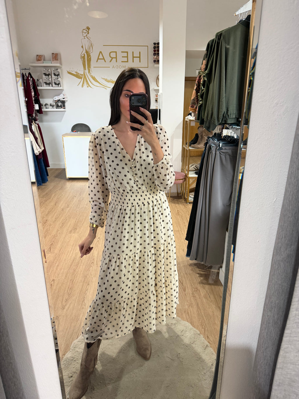 Vestido Midi Lunares Con Cintura en Nido de Abeja y Escote en v
