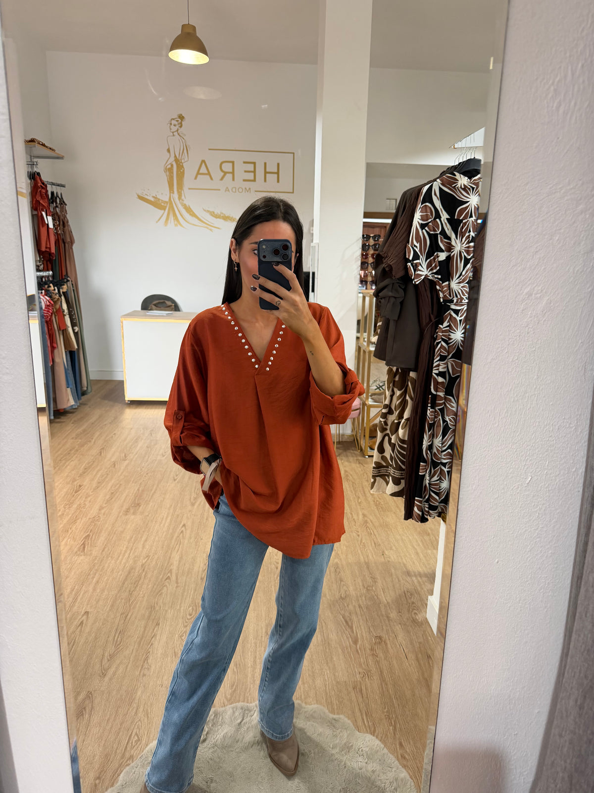Blusa Fluida Escote en V con Tachuelas / Blusa Varios Colores
