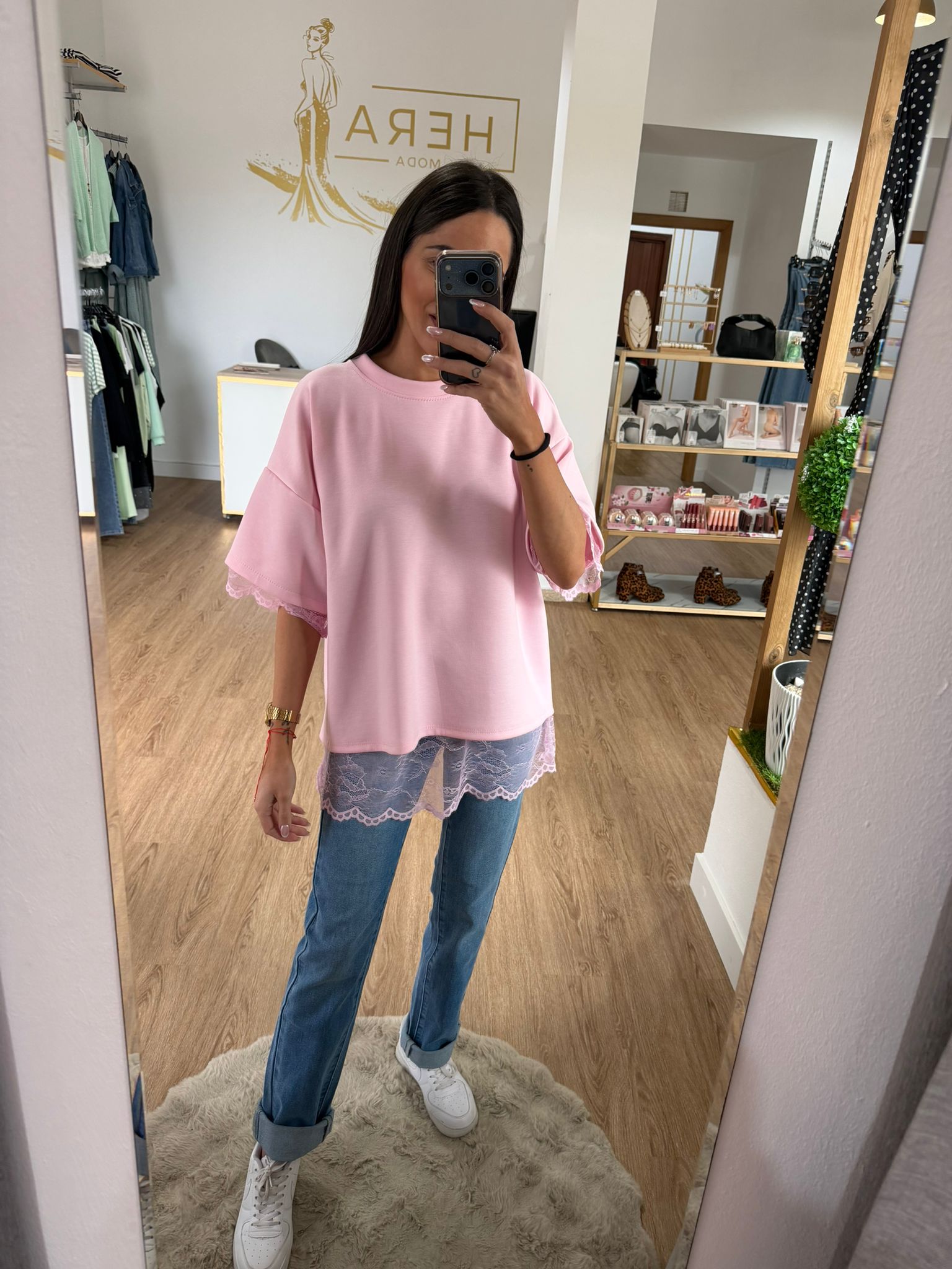 Camiseta Algodón con Detalle de Encaje - Estilo casual chic