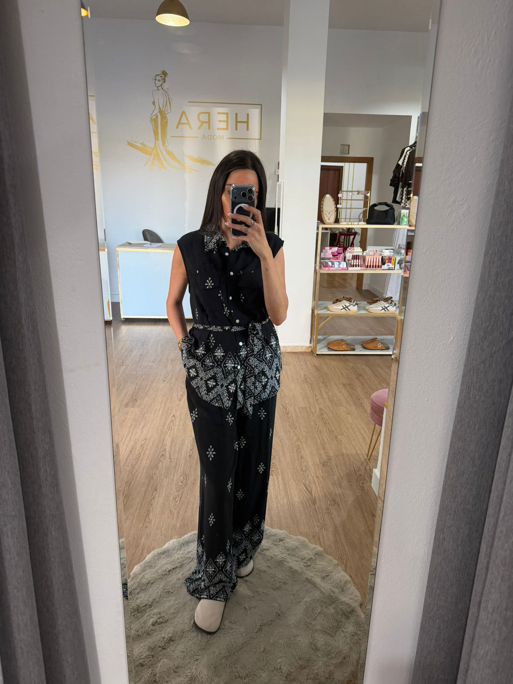 Conjunto de dos Piezas Estampado / Chaleco Camisero Largo y Pantalón Fluido