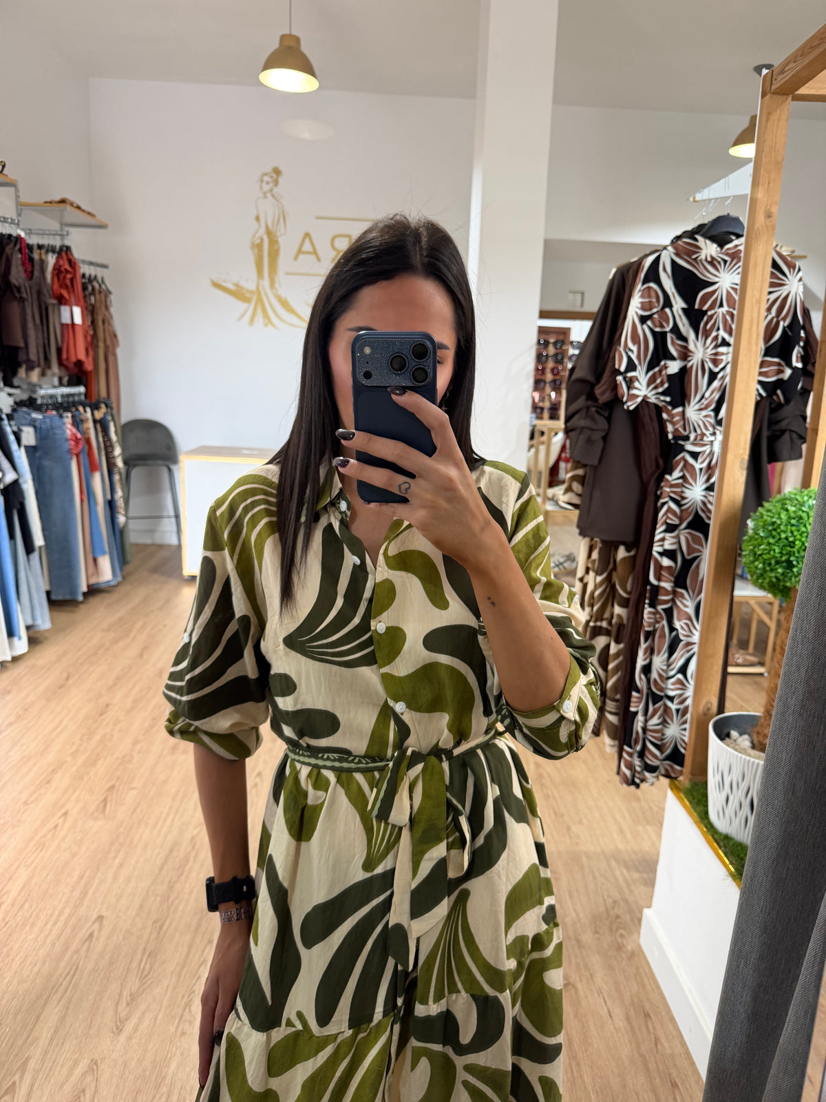 Vestido camisero largo boho con estampado de hojas / vestido fluido