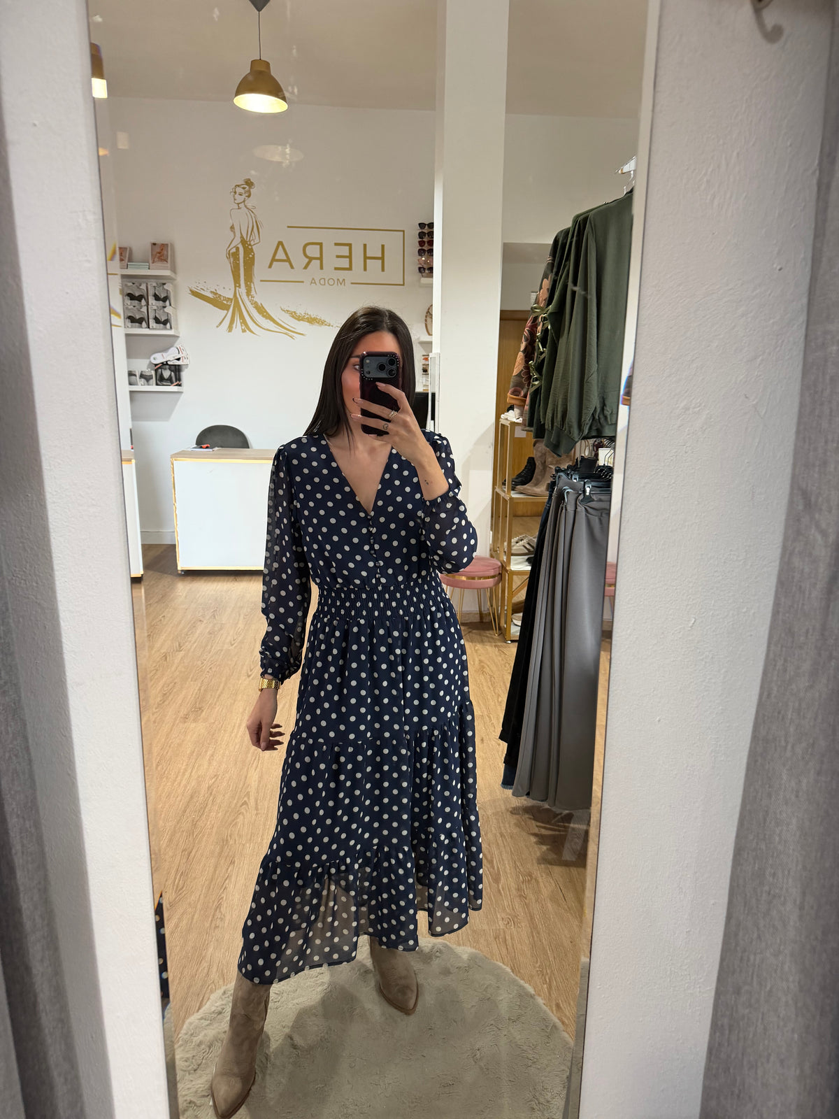Vestido Midi Lunares Con Cintura en Nido de Abeja y Escote en v
