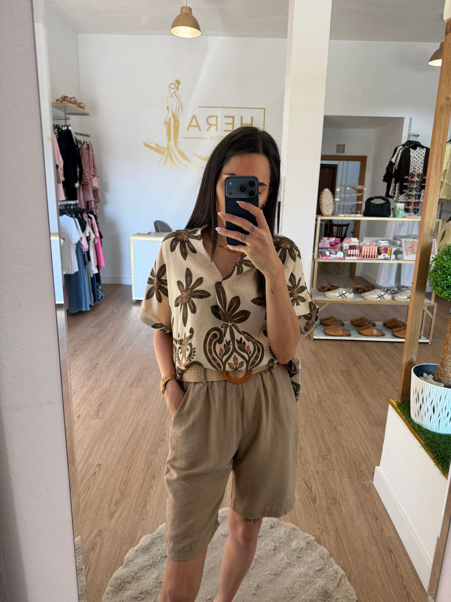 Pantalón Corto Fluido con Cinturón de Rafia / Bermuda Ancha Texturizada de Tiro Alto