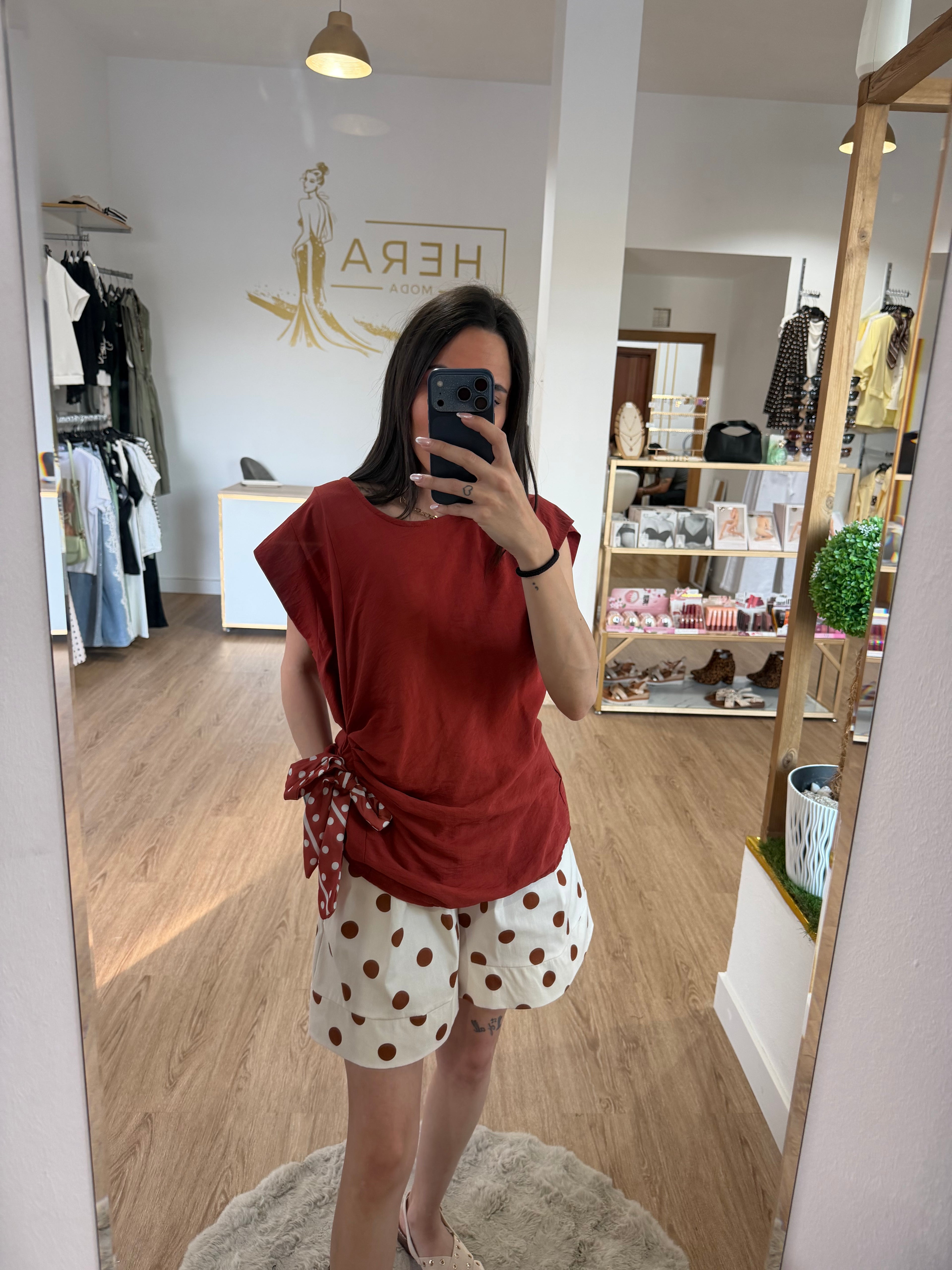 Shorts Fluidos de Lunares con Cinturón Pañuelo Estampado