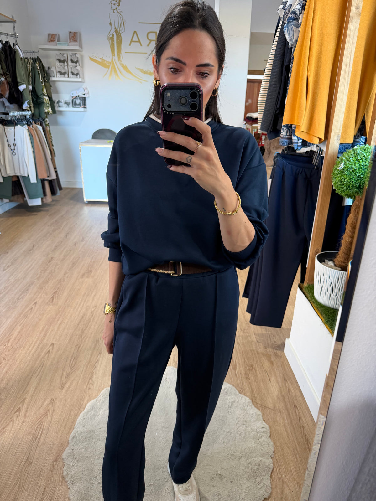 Pantalón Fluido de Pinzas con Raya Central y Cinturón