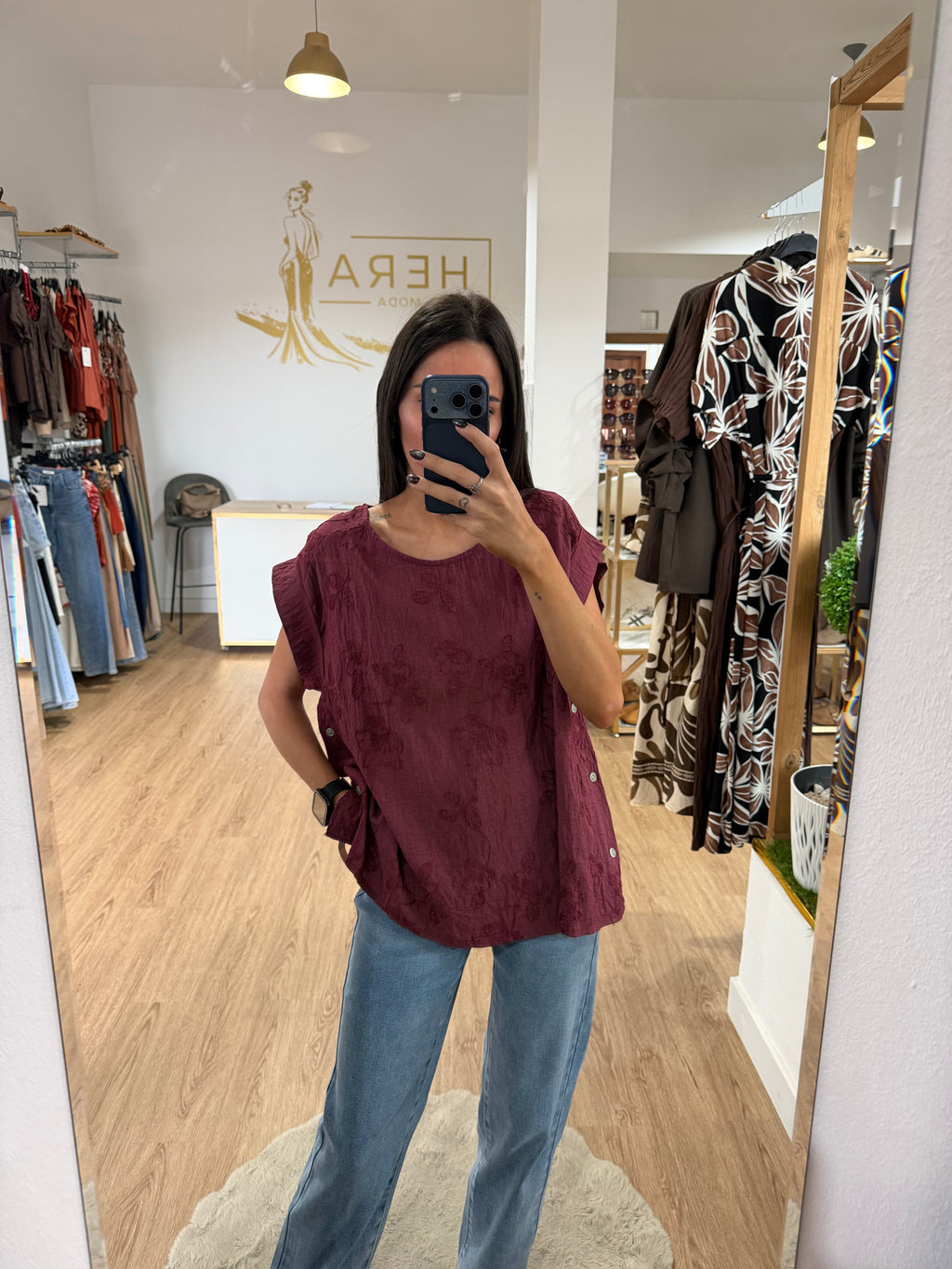 Blusa Fluida Bordada con Volantes / Top de Algodón con botones laterales