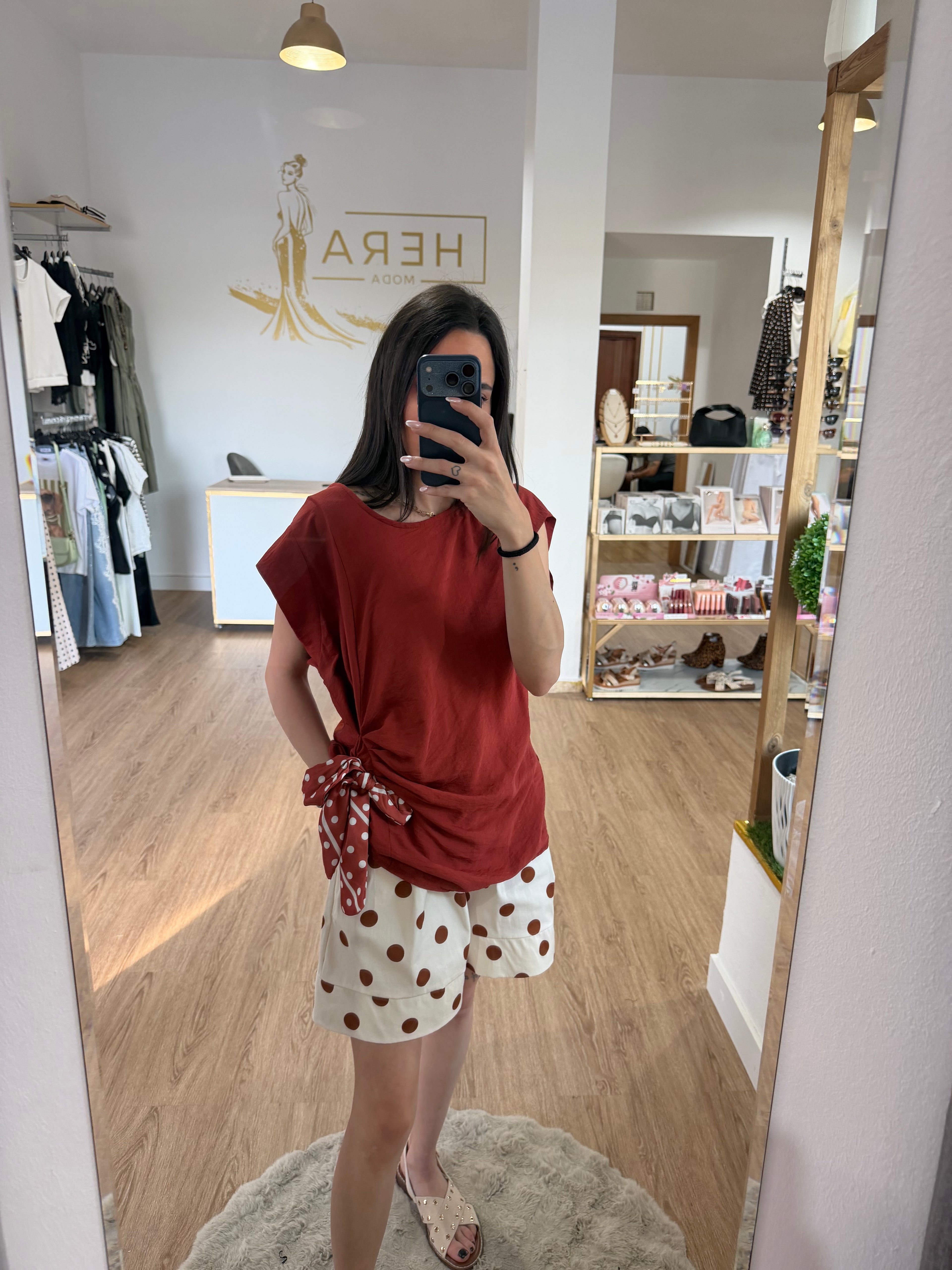 Blusa Fluida con Detalle de Nudo y Lazo de Lunares - 2 colores