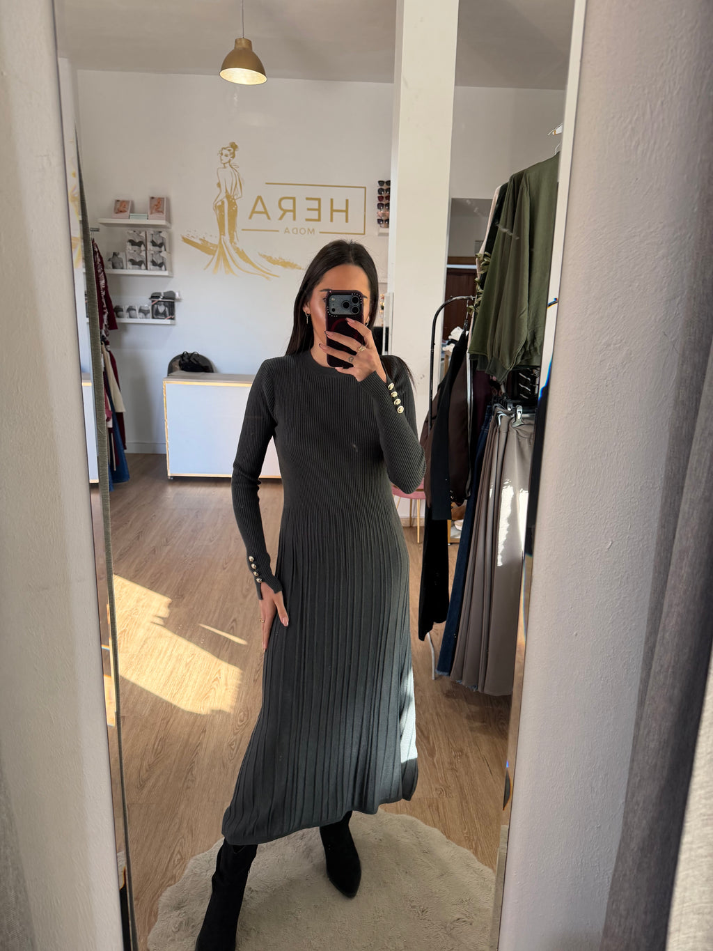 Vestido Midi de Punto Canalé con Botones en Puños