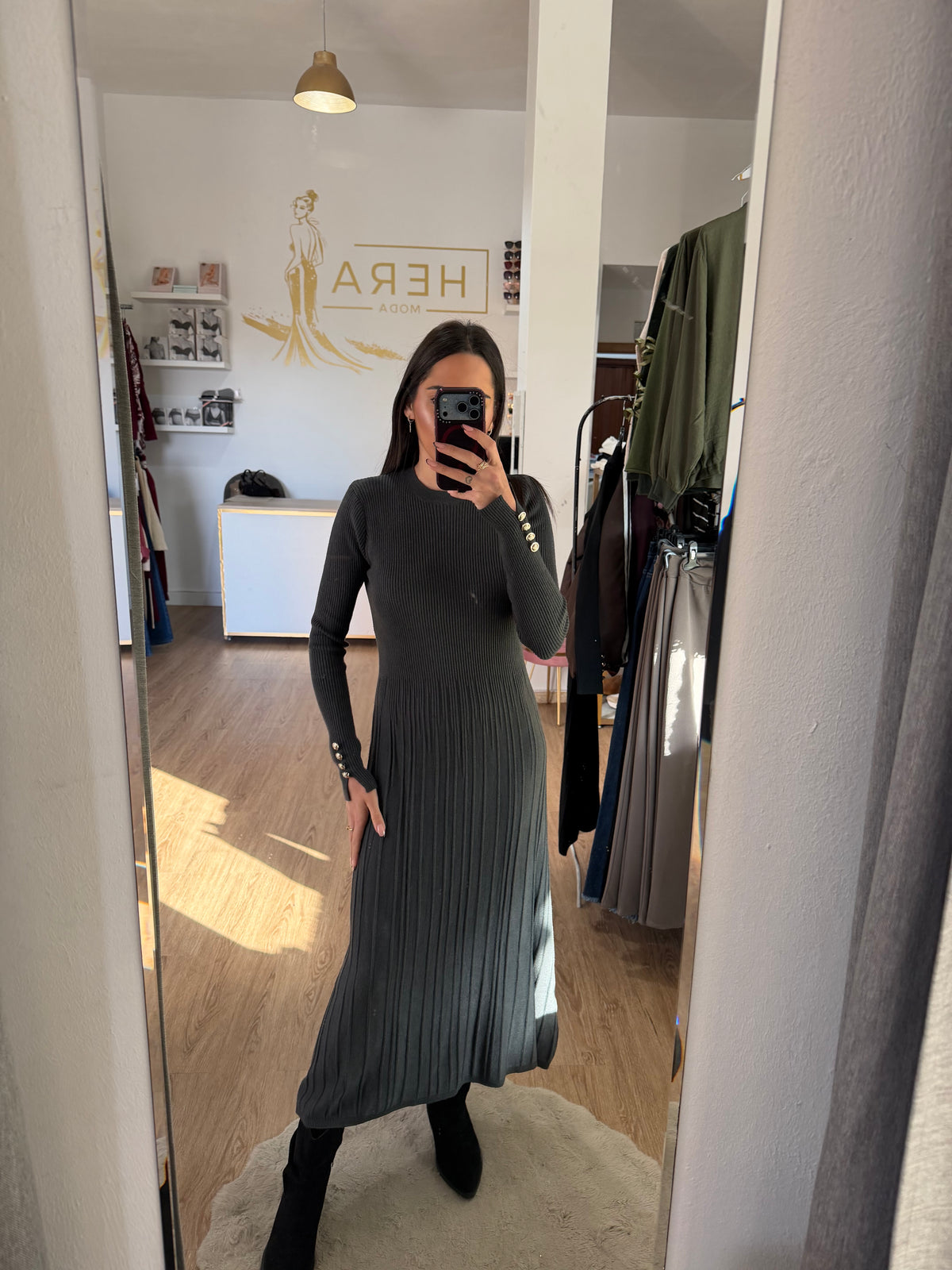 Vestido Midi de Punto Canalé con Botones en Puños