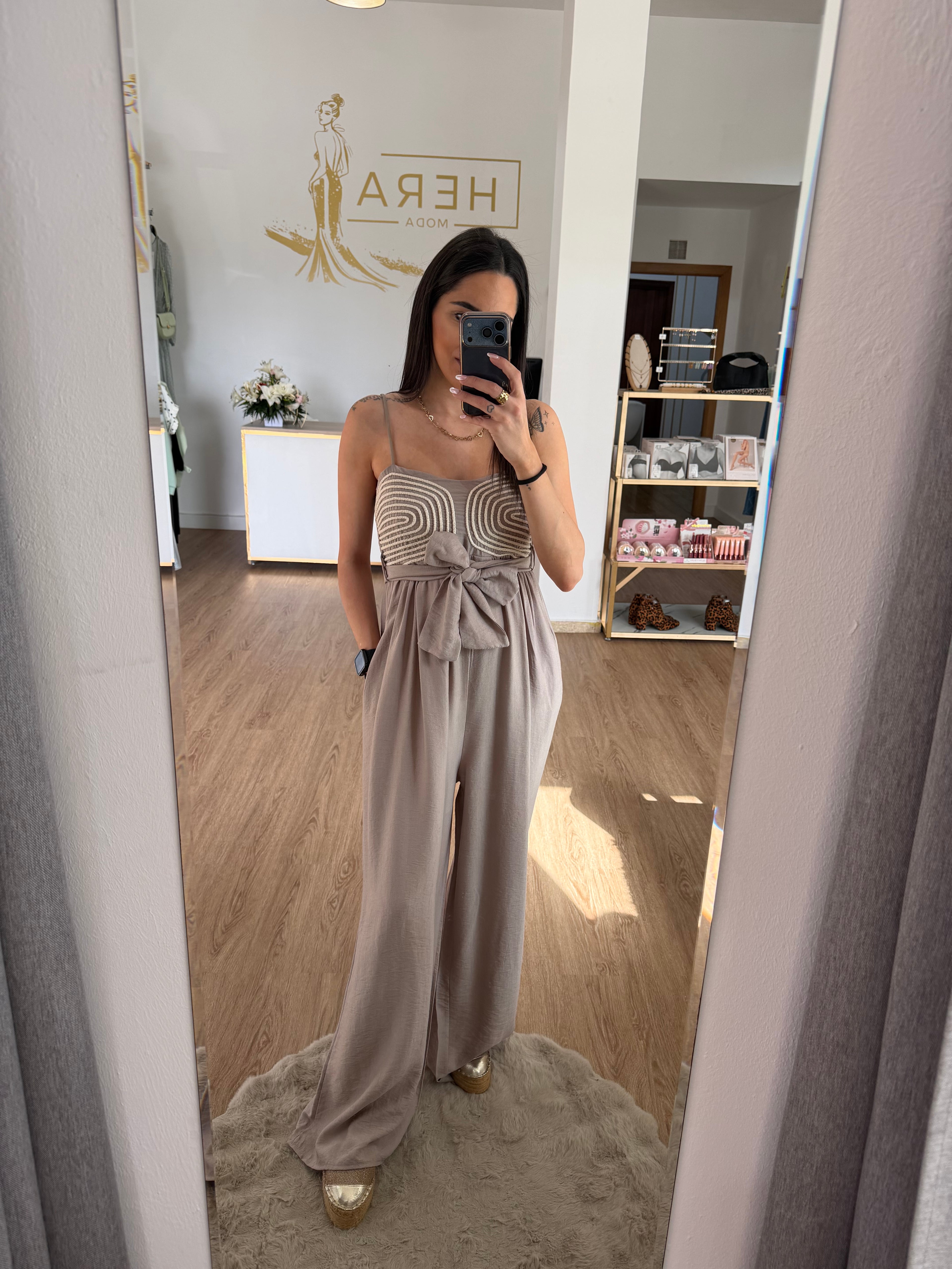 Mono Largo de Tirantes con Cuerpo Crochet y Pierna Ancha