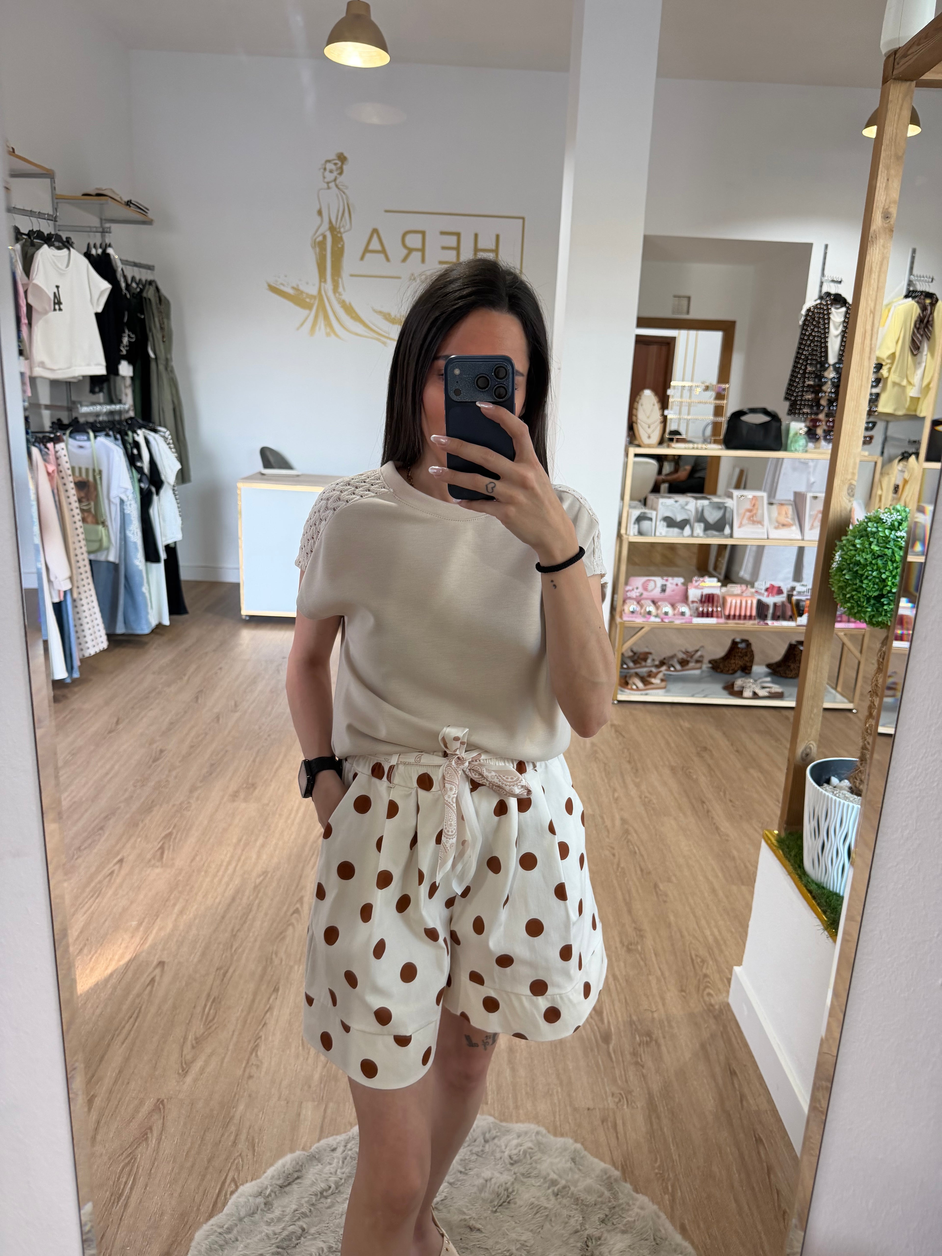 Shorts Fluidos de Lunares con Cinturón Pañuelo Estampado