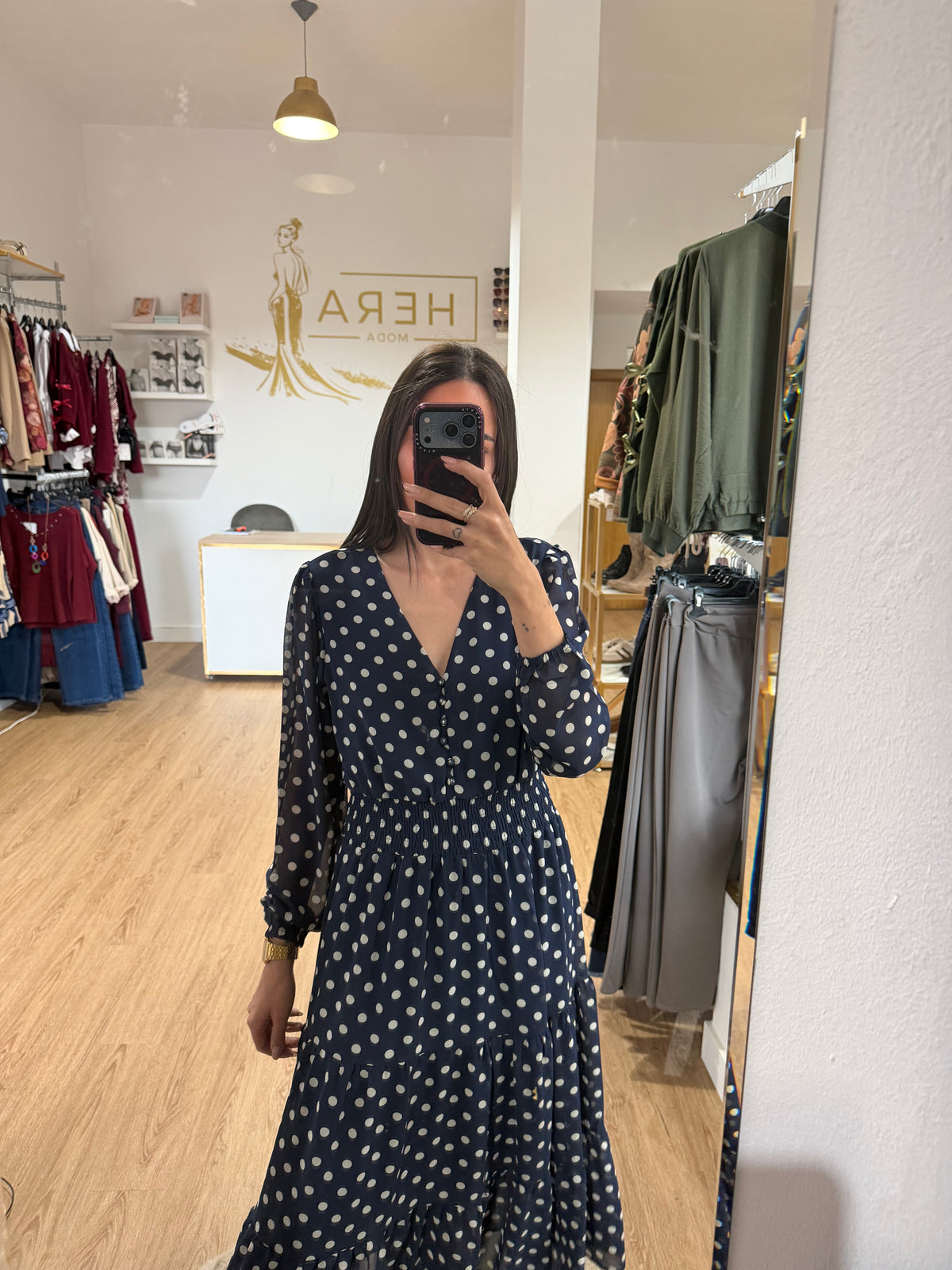 Vestido Midi Lunares Con Cintura en Nido de Abeja y Escote en v