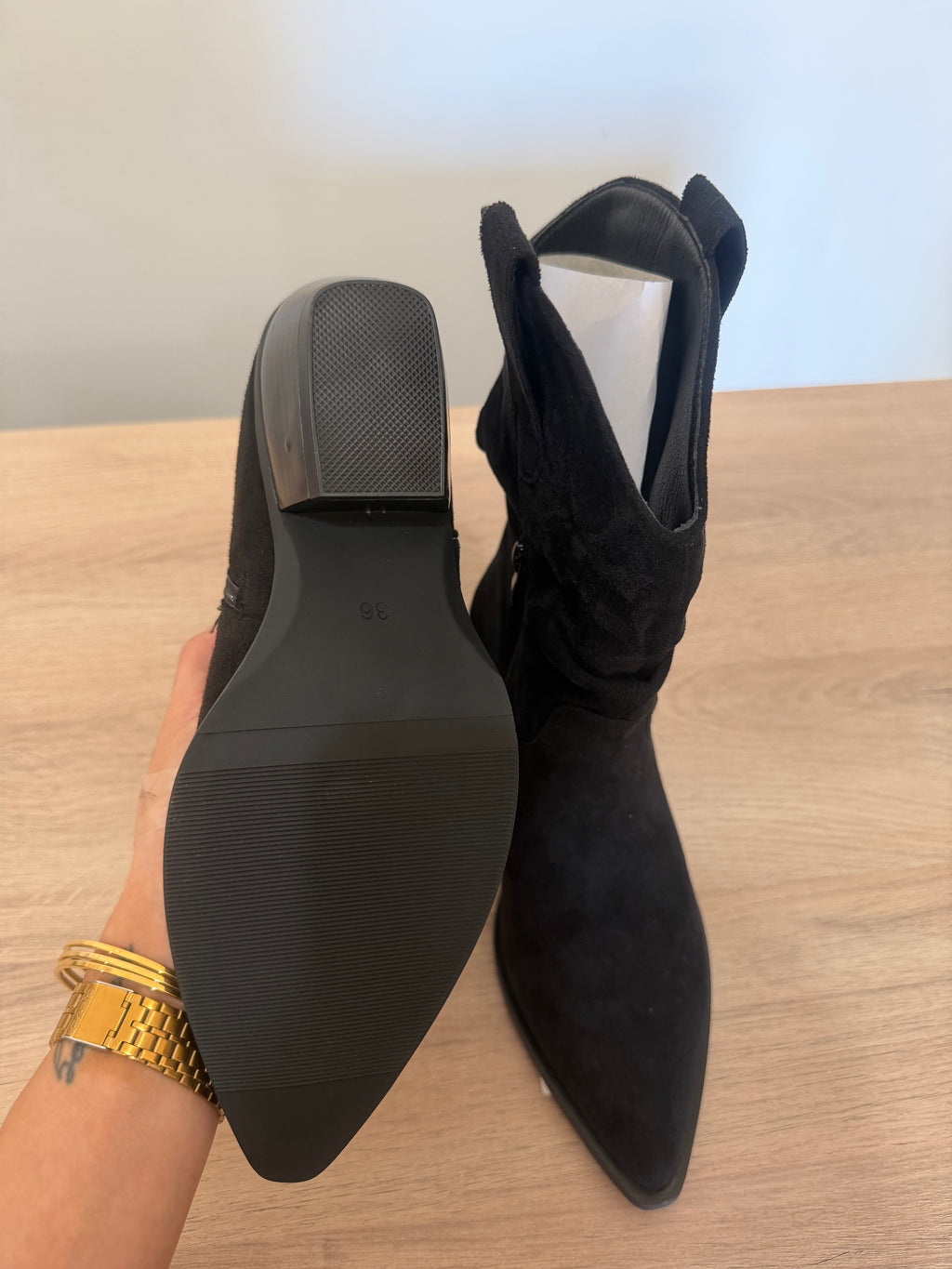 Bota Campera de Ante Negra Fruncida / Botín Boho-Chic con tacón Cómodo