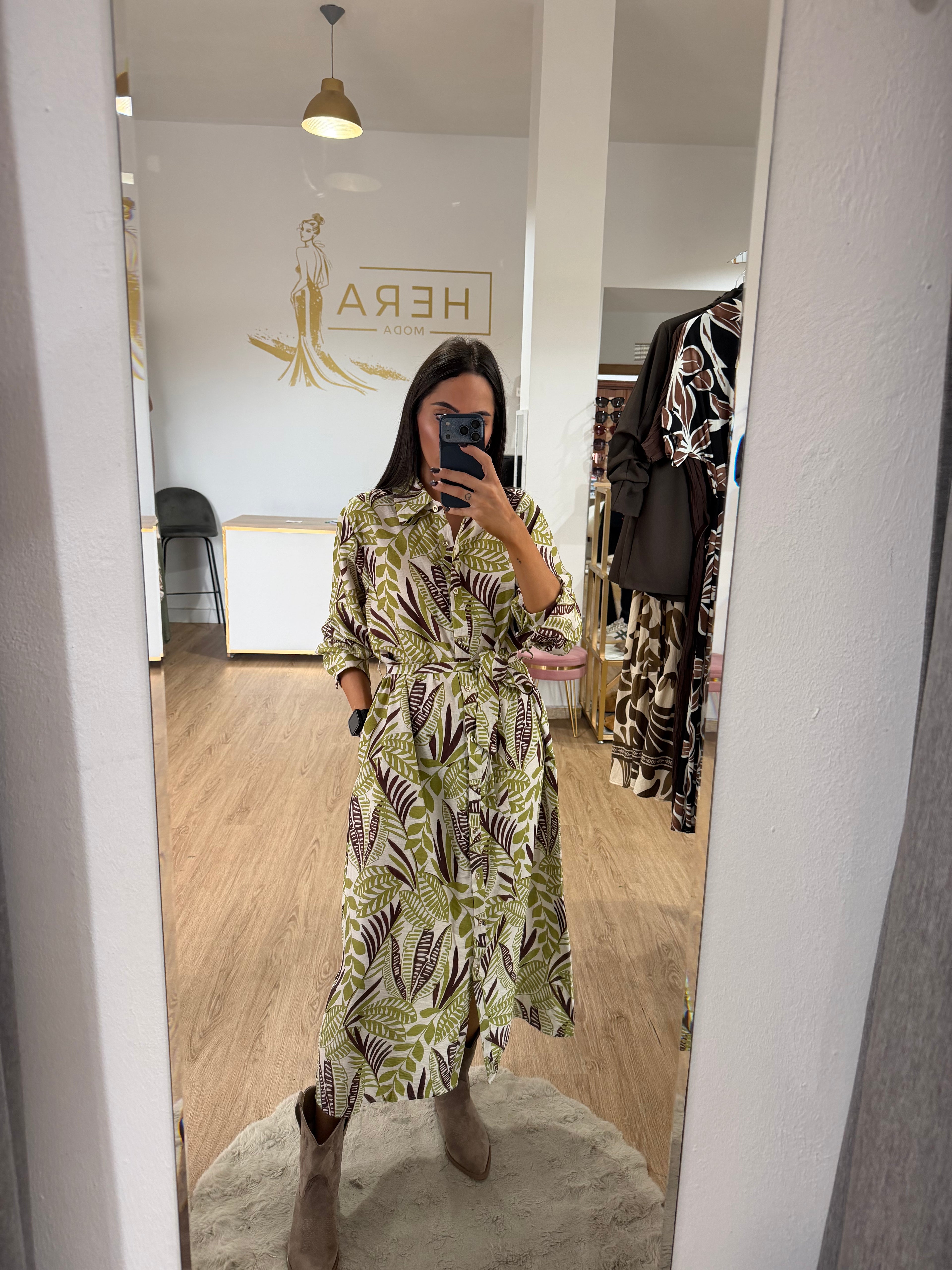 Vestido camisero largo estampado tropical / Vestido fluido con cinturón